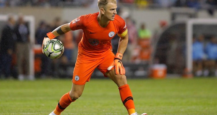 Joe Hart signar 2 år med Burnley