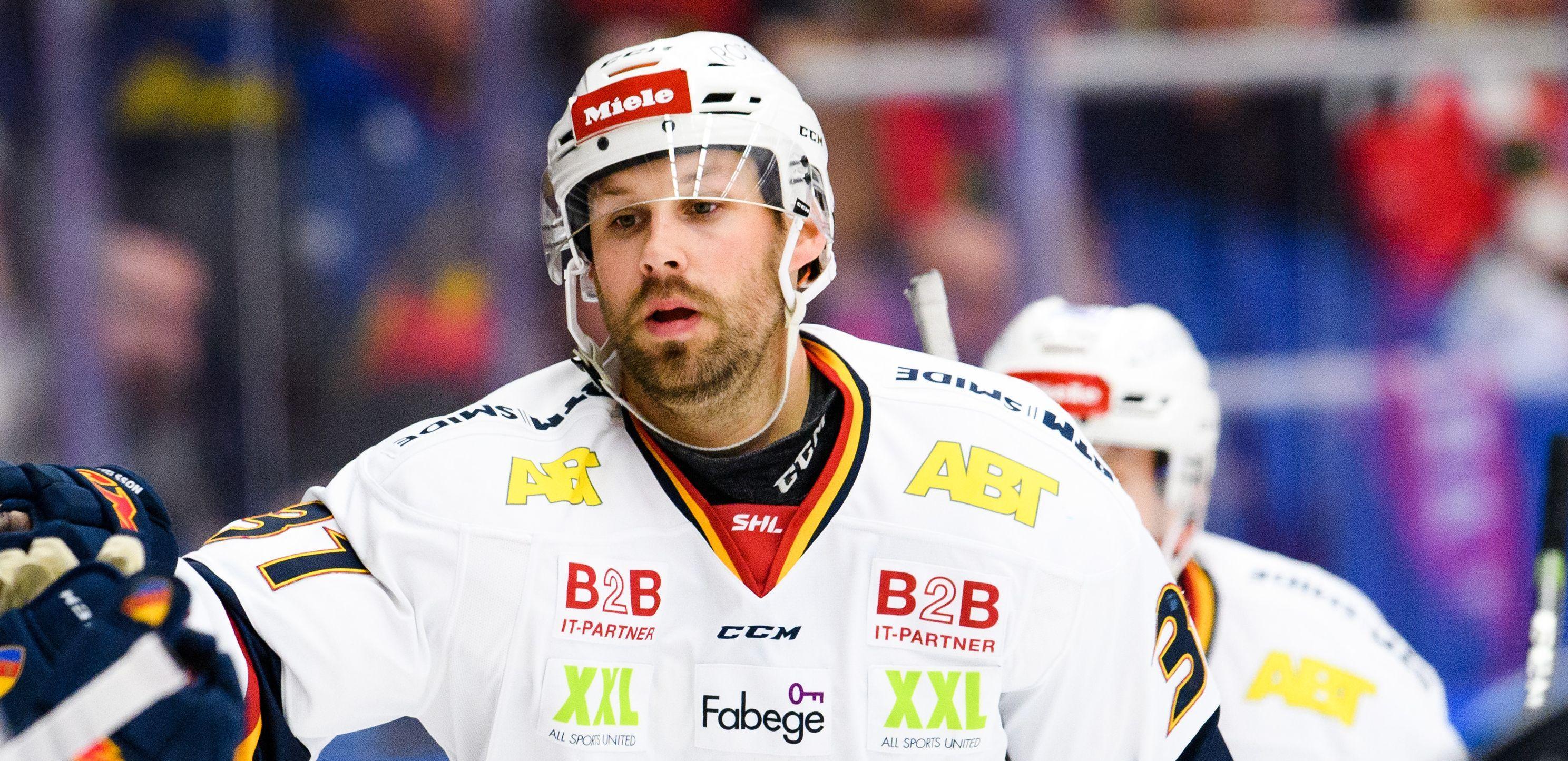 Dick Axelsson tränar med Hockeyettan-laget