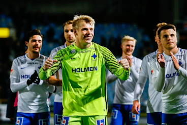 Isak Pettersson jubel med laget