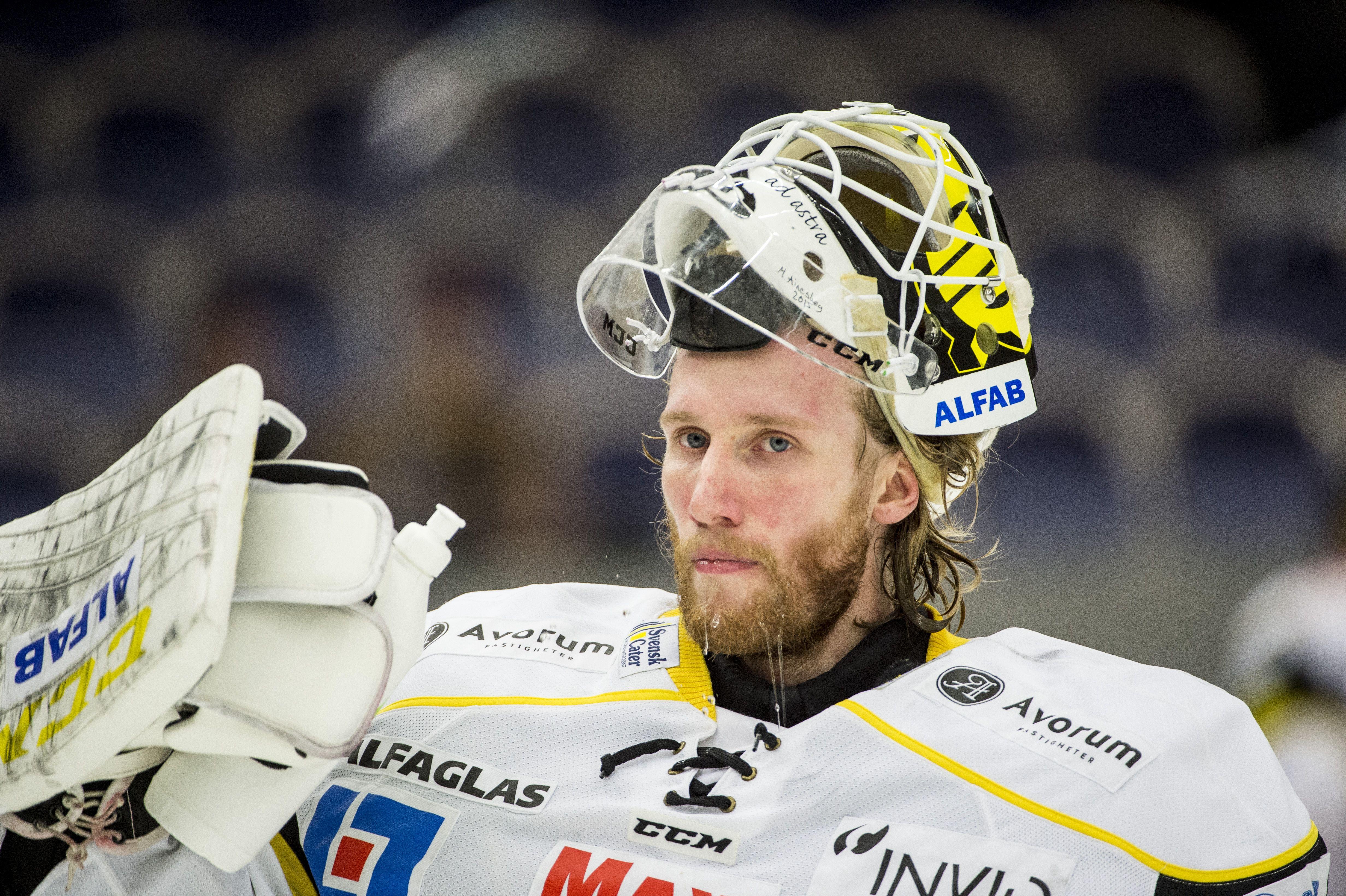 Målvakten lägger av