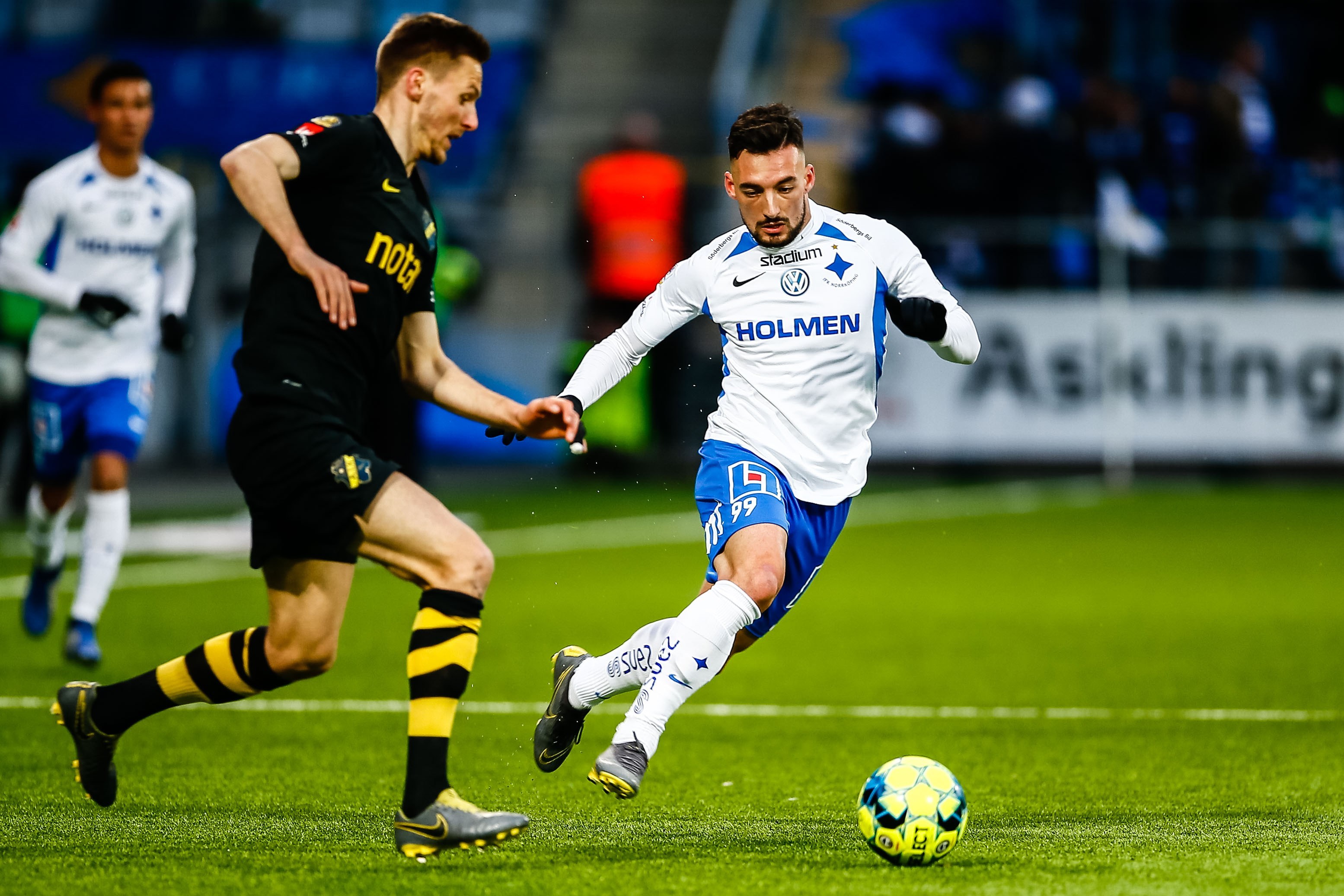 Gustafsson ändrar om ordentligt i startelvan