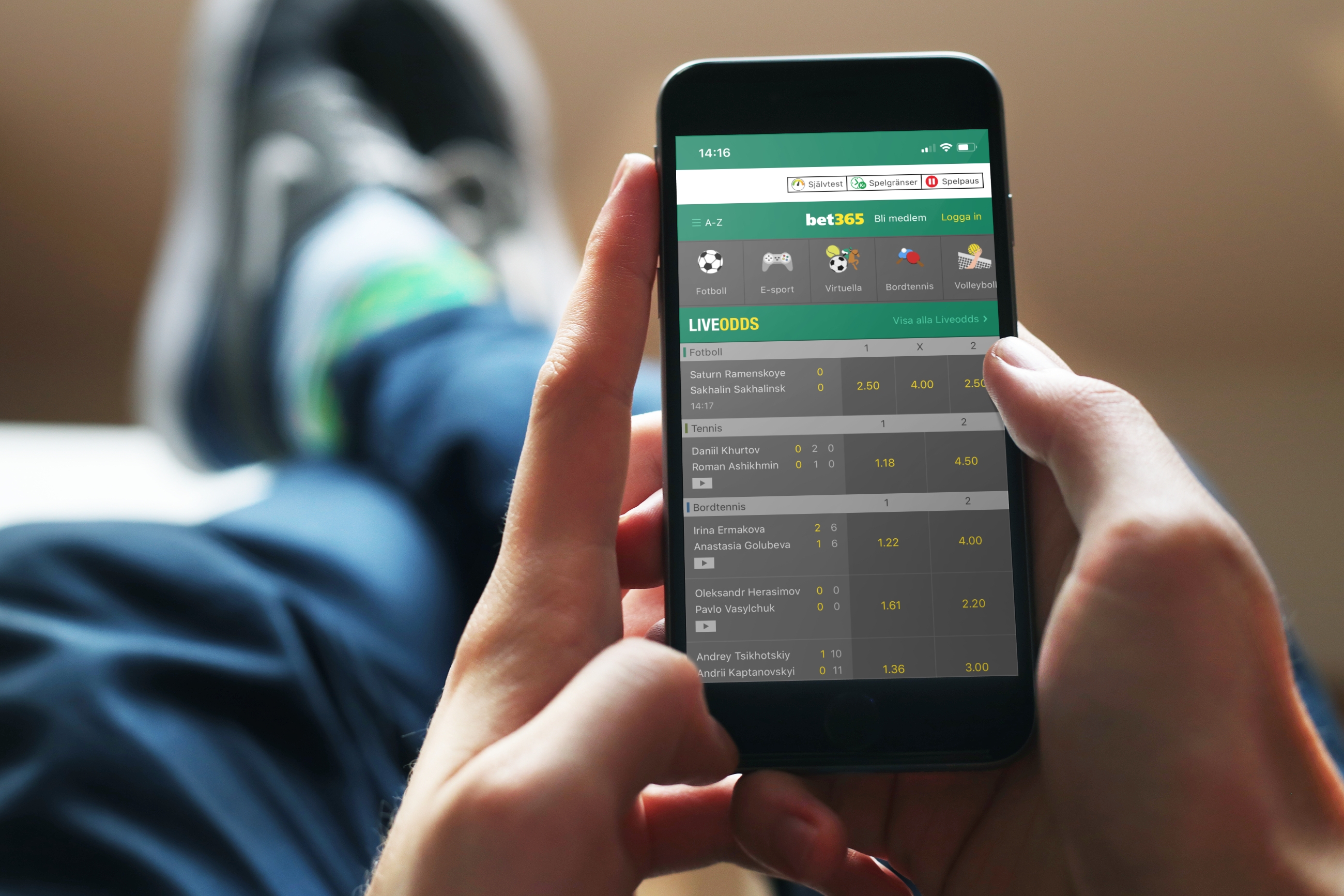 Ladda ner app och klicka på "Logga in".
