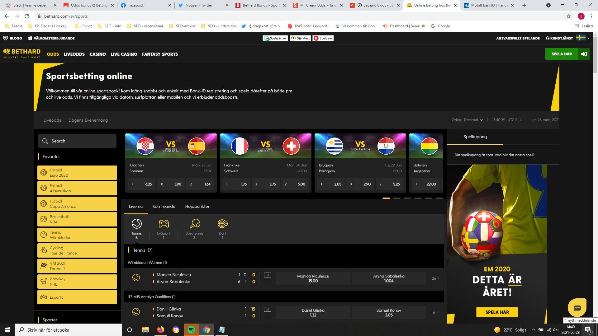 Gå in på "Spela här" uppe till höger på Bethards hemsida.
