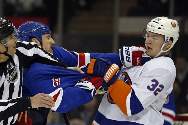 18 E62 A59 1 C90 4 AE3 A2 CE FF698 C7 CB352