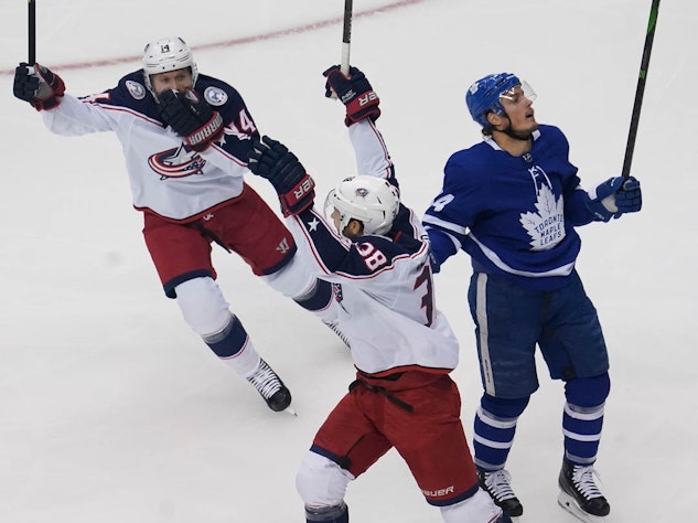 803 E9 D83 EEE0 4 F81 9 BFD CF7379 B0176 B