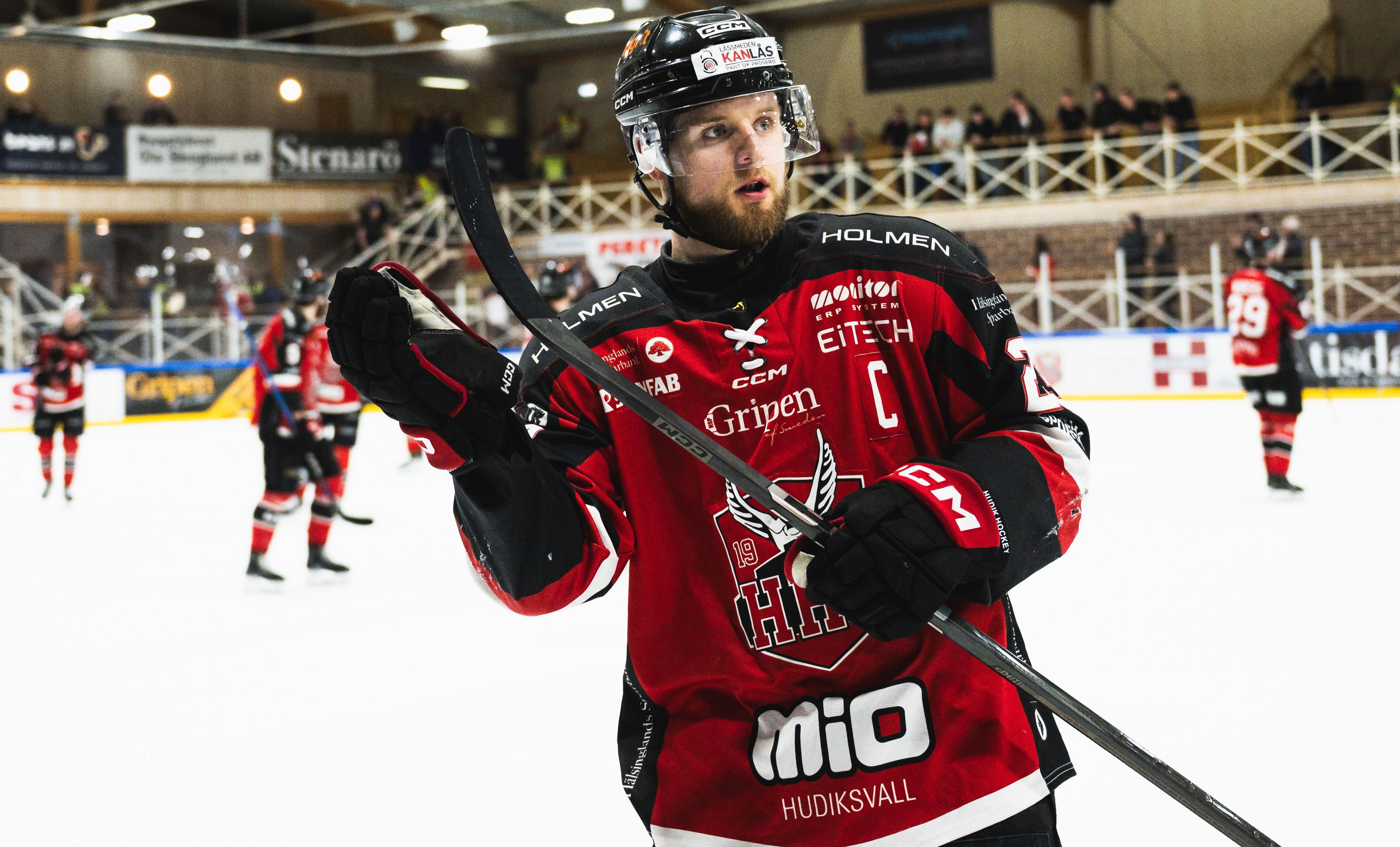 Klassforwarden byter Hockeyettan-klubb