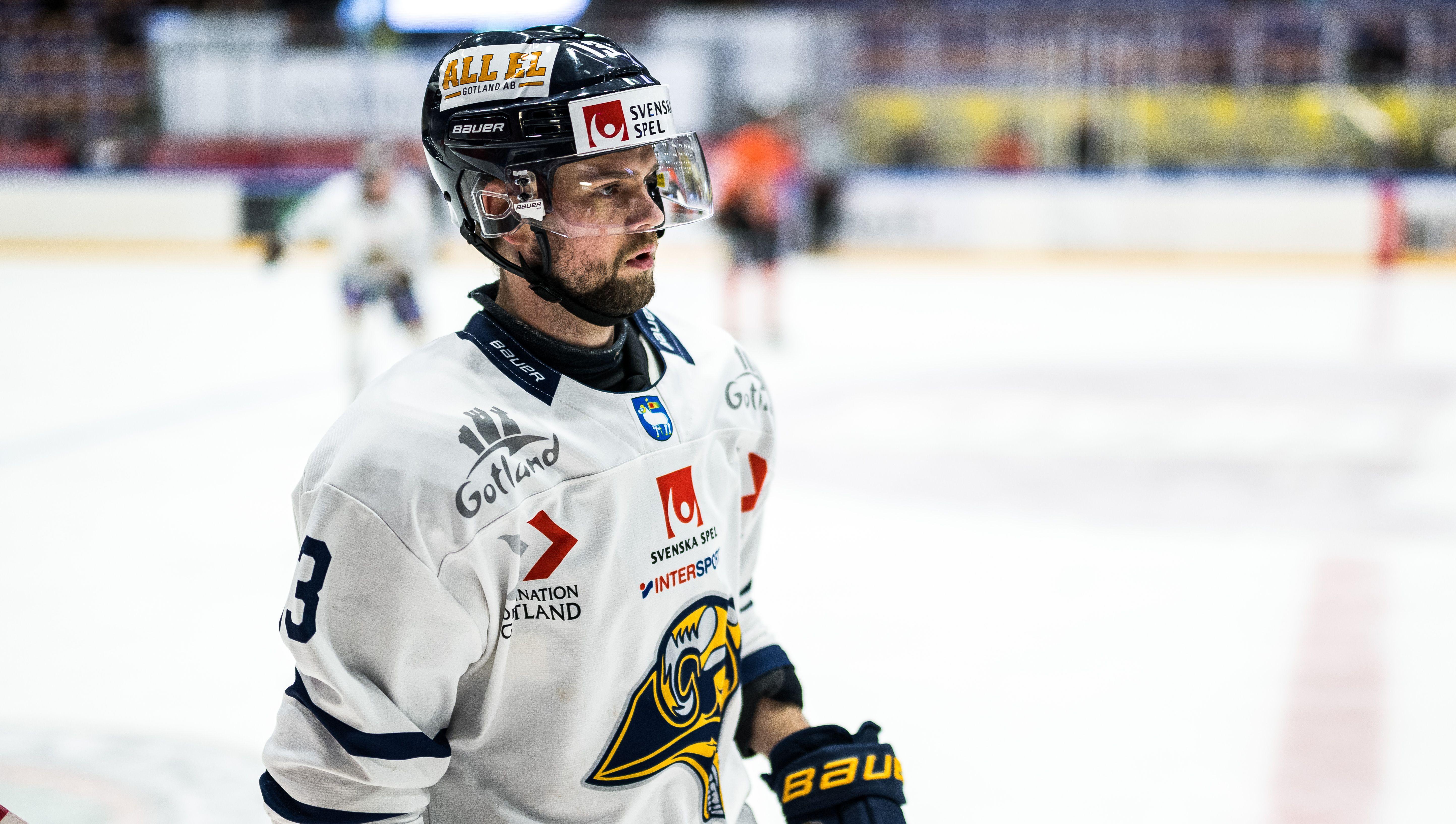 NHL-legendarens son lägger skridskorna på hyllan