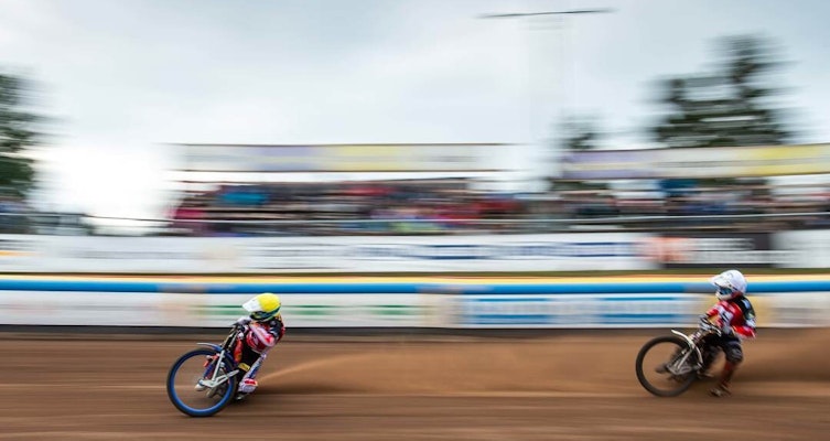 Elitserien - Smederna and Västervik through to semis