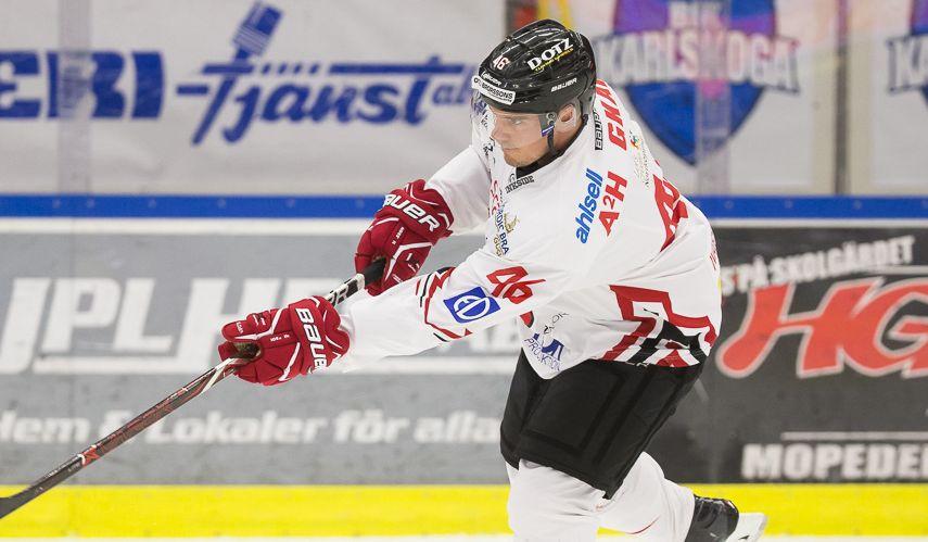 Klassforwarden blir kvar i Hockeyettan-laget