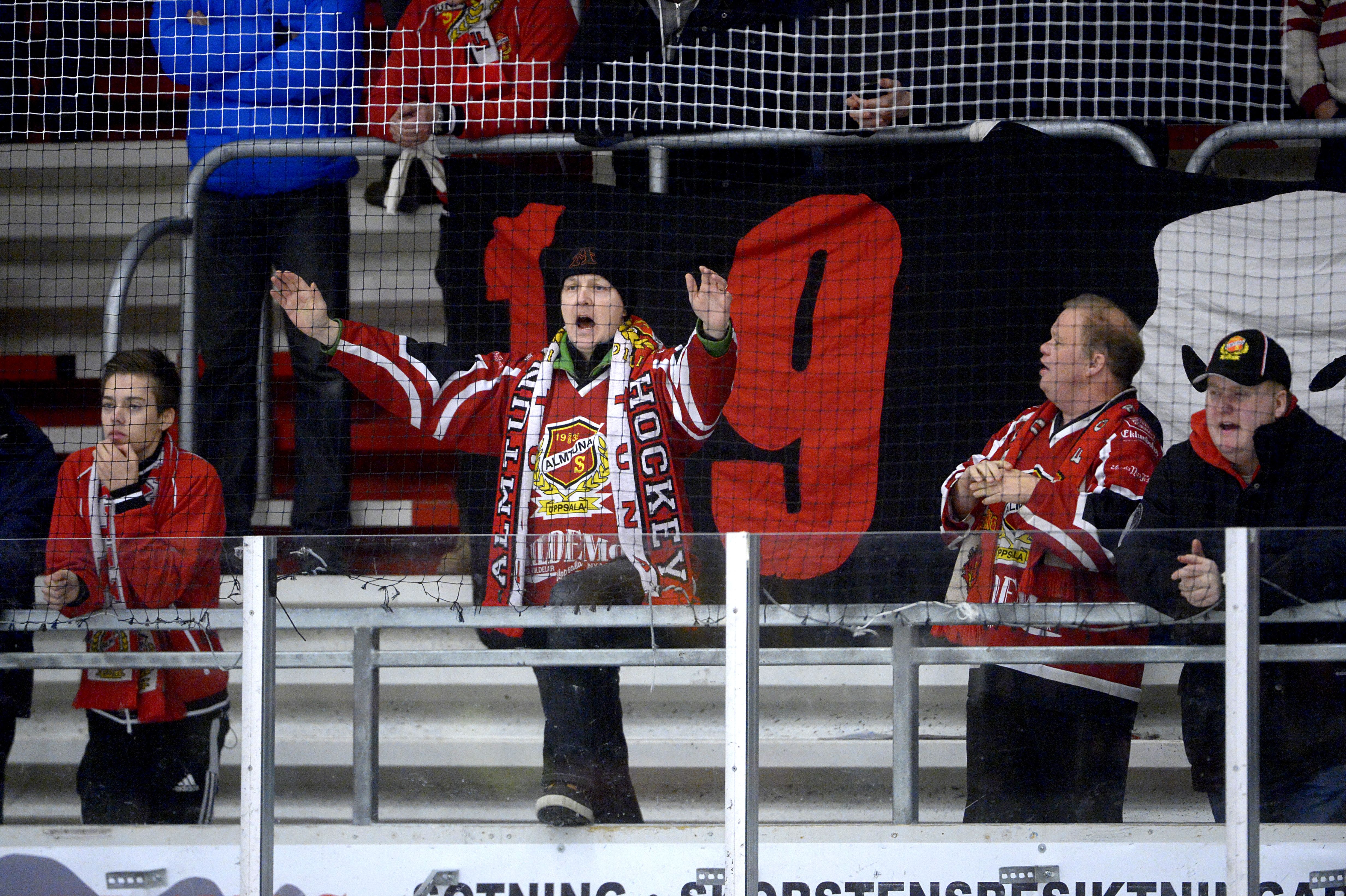 Centern kör vidare i HockeyAllsvenskan