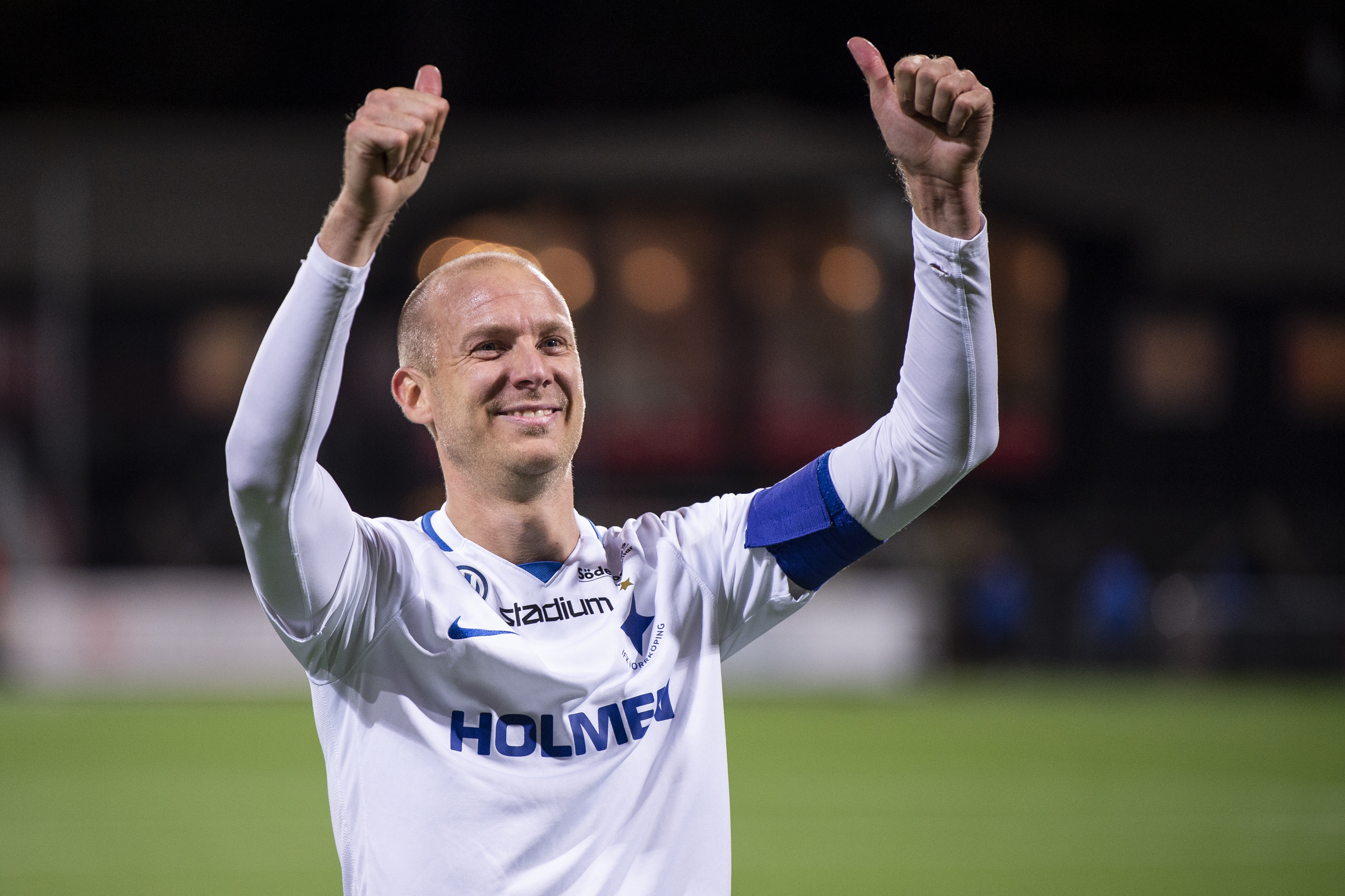 VIDEO: Andreas Johansson hyllas av fansen med egen sång