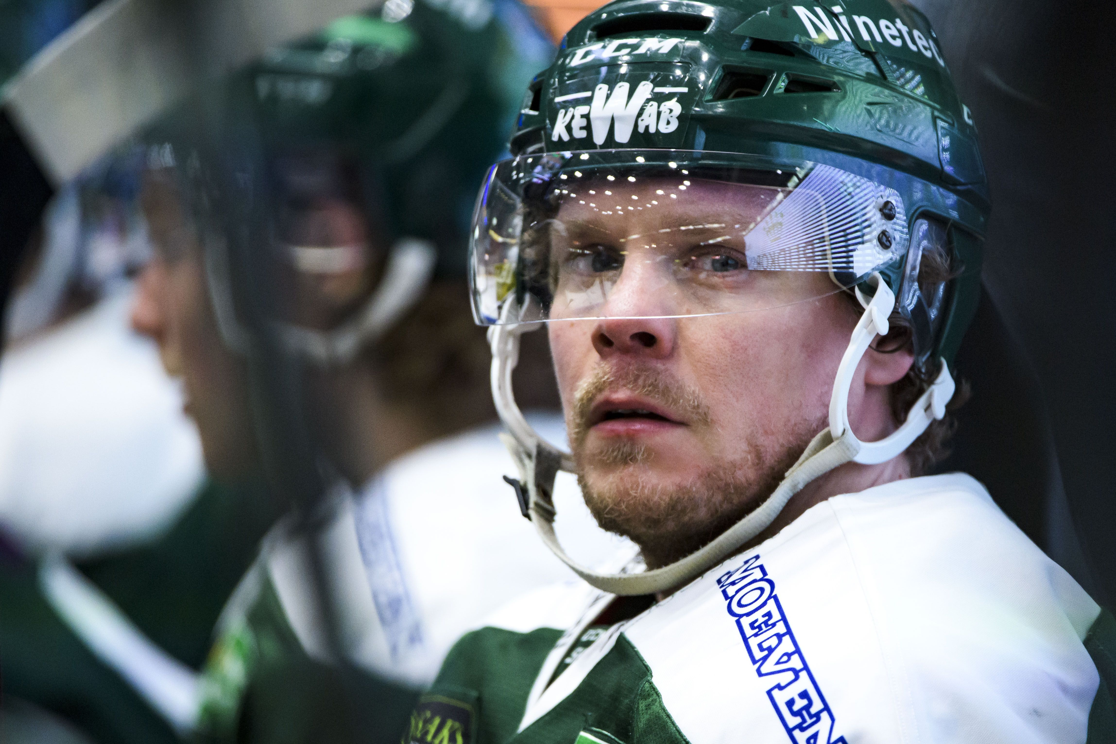 Den KHL-meriterade forwarden tränar med det allsvenska laget