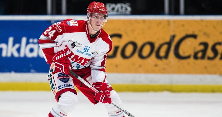 Den rutinerade backen förhandlar med SHL-klubben