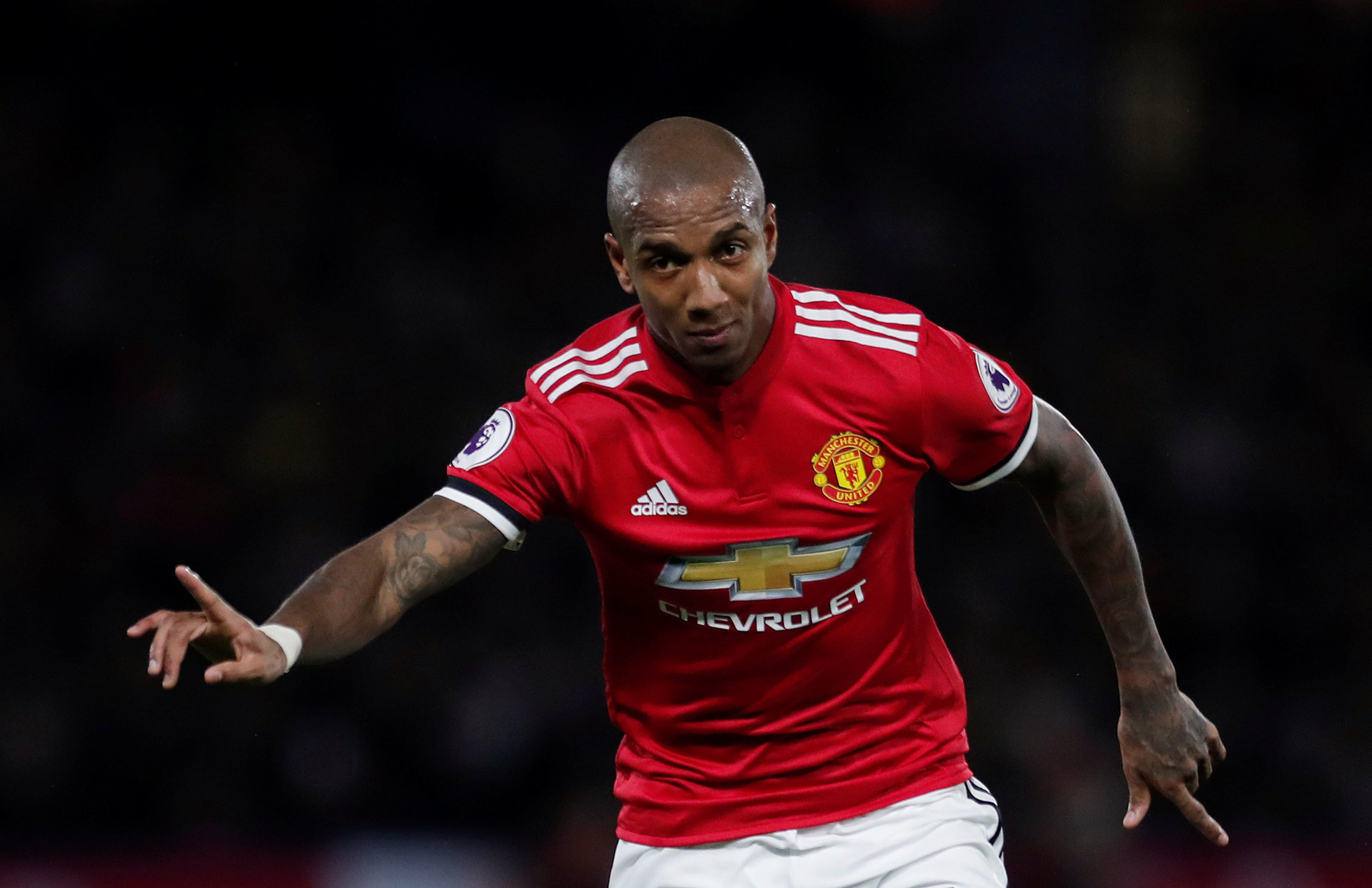 Ashley Young stängs av under tre matcher