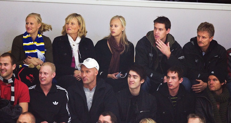 Hockeyklubbarna - och kändisfansen - del tre