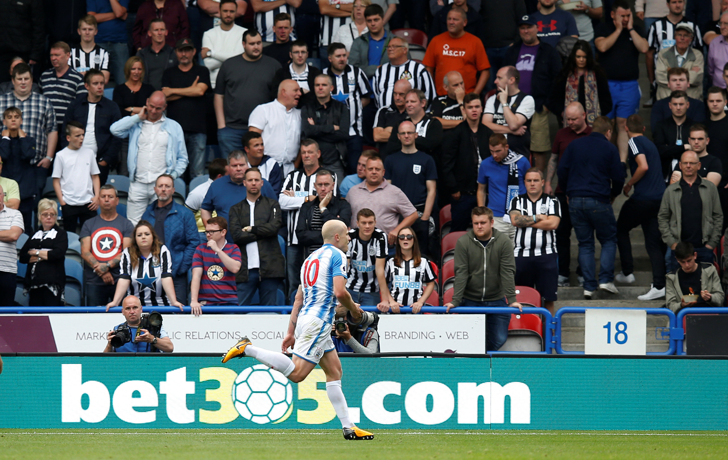 Mooy bien, Huddersfield!