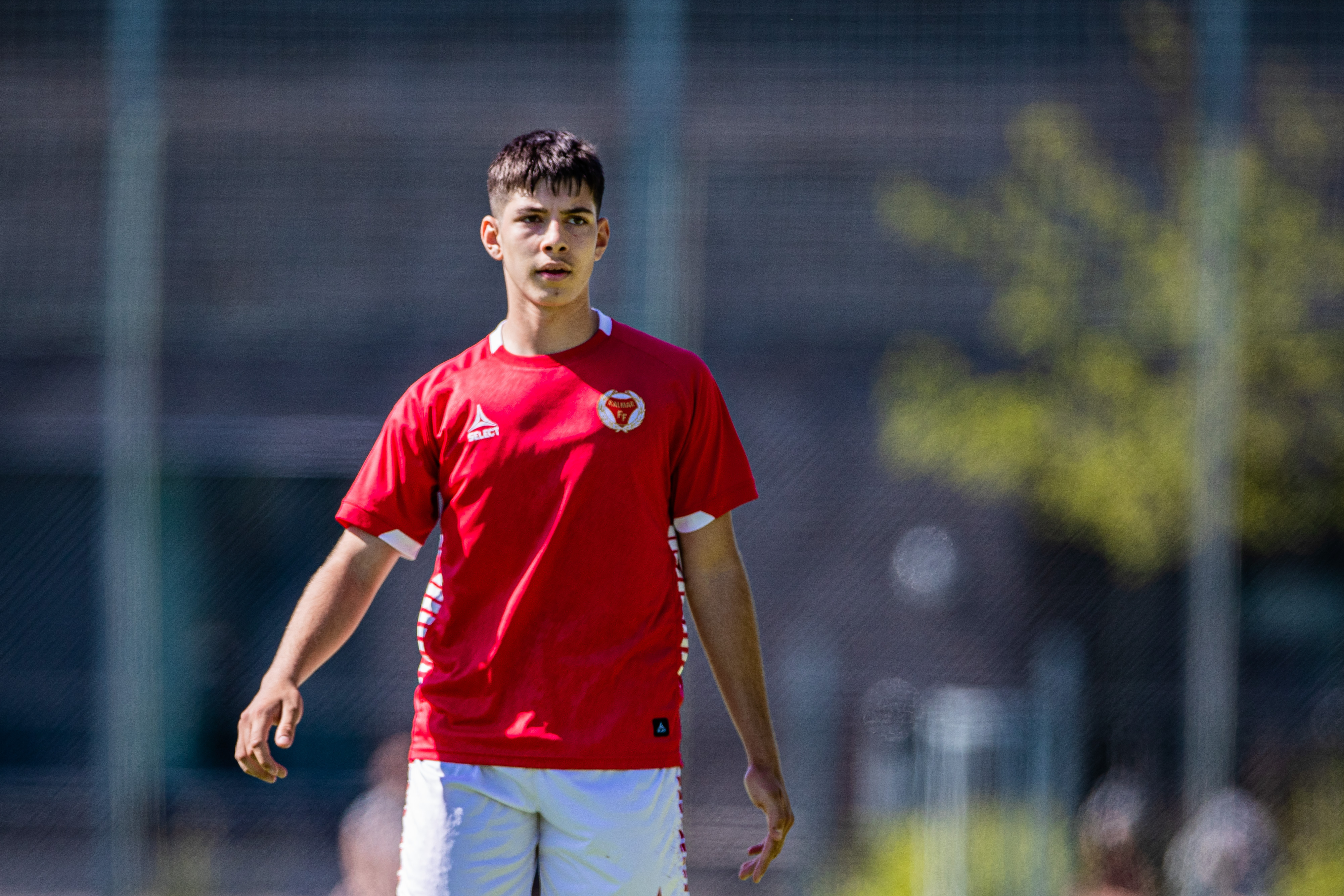 Officiellt: Försvarstalangen lämnar