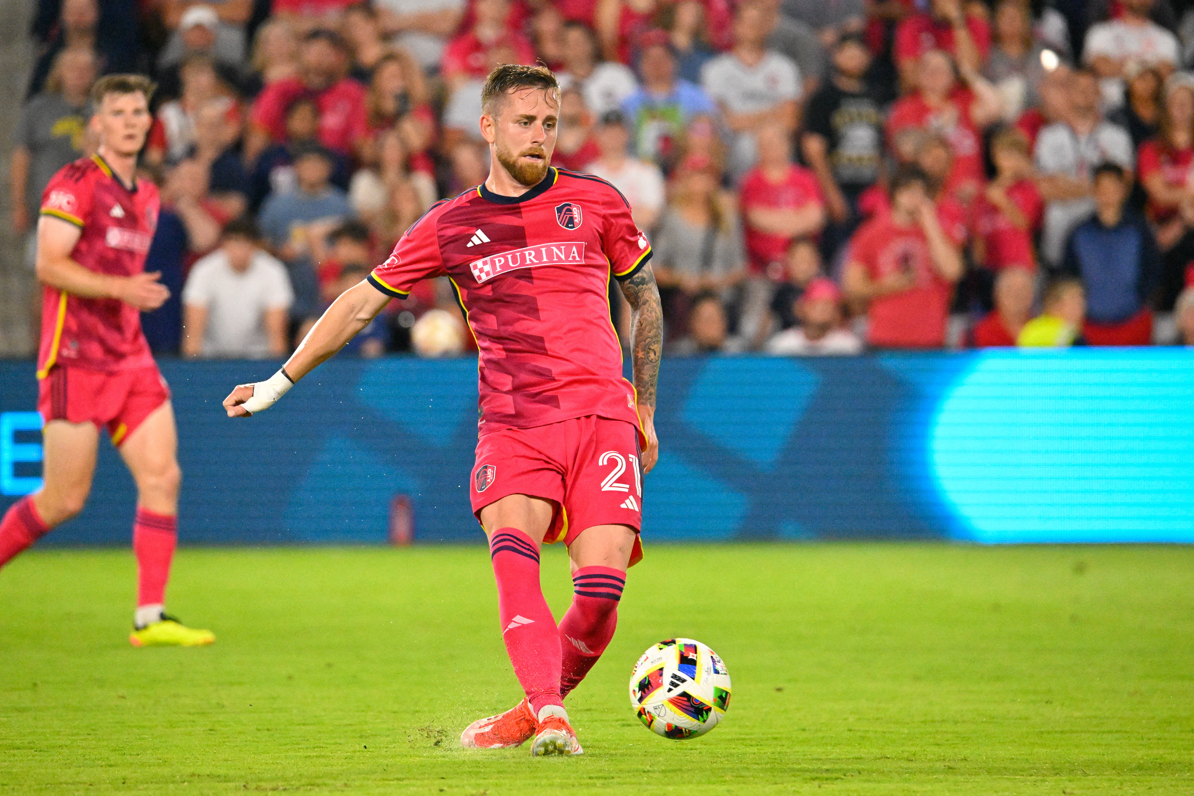 Öis-julklapp: Rasmus Alm klar