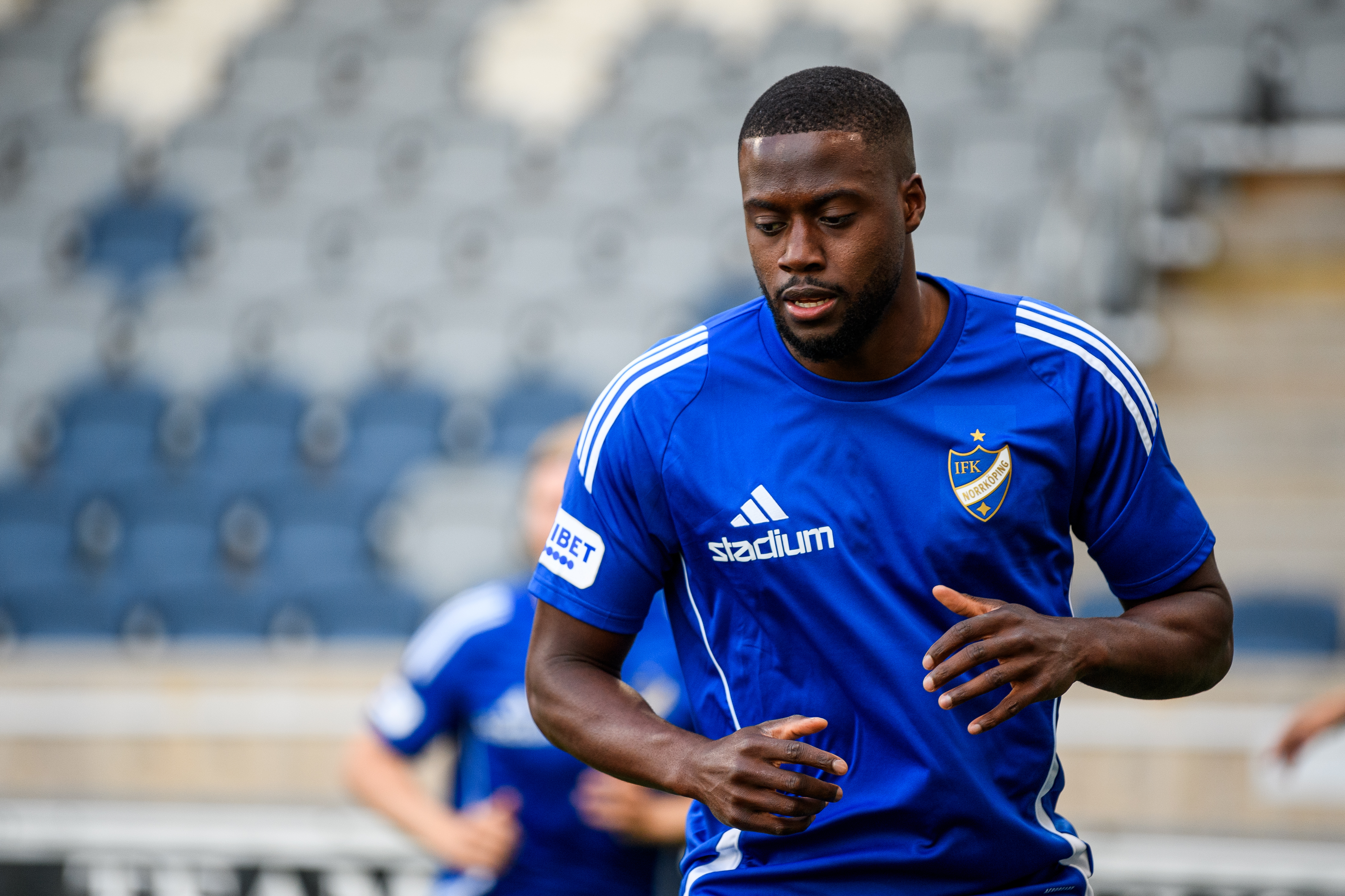 Brommapojkarna värvar Isak Ssewankambo