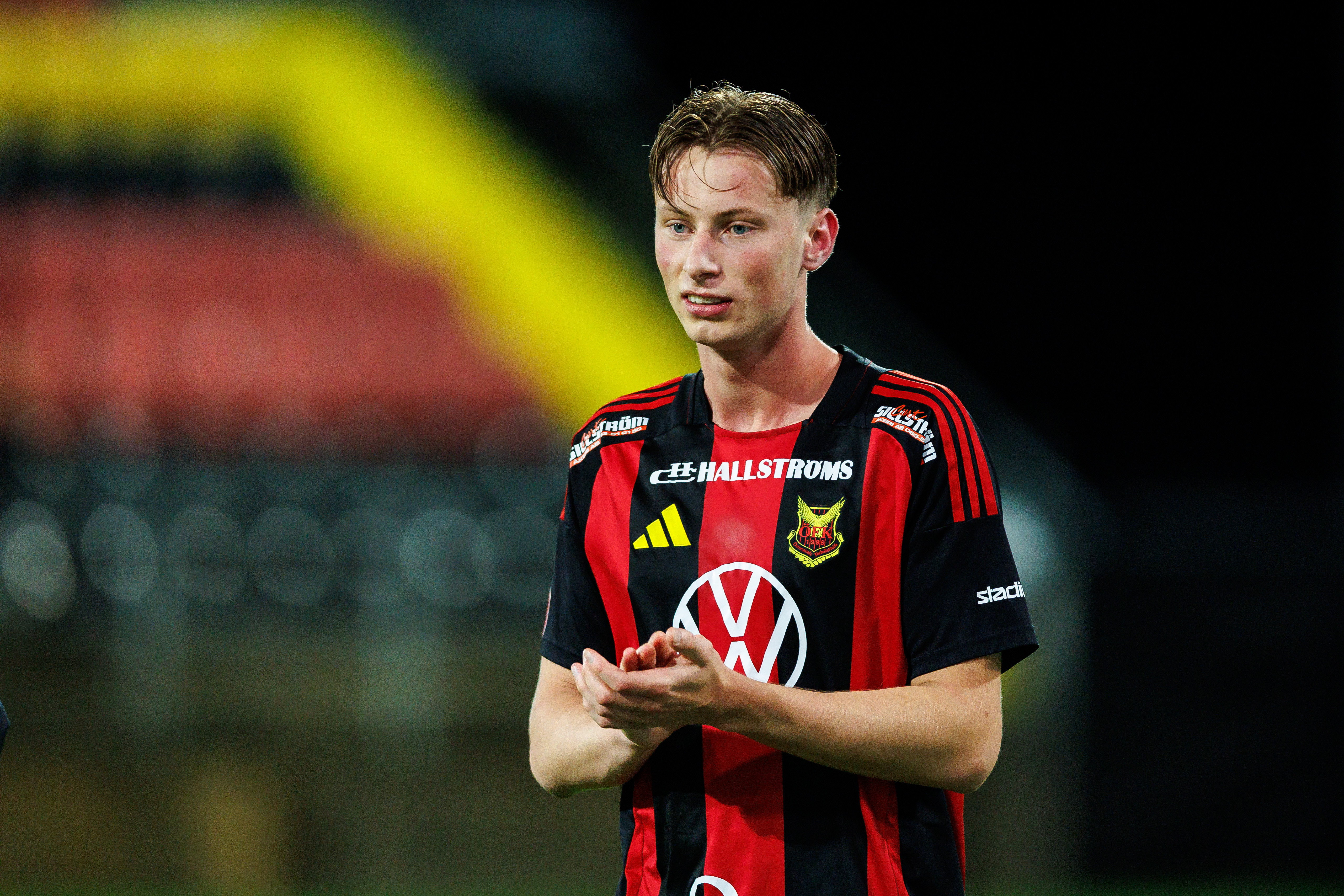 AIK jagar mittbackstalang från Superettan