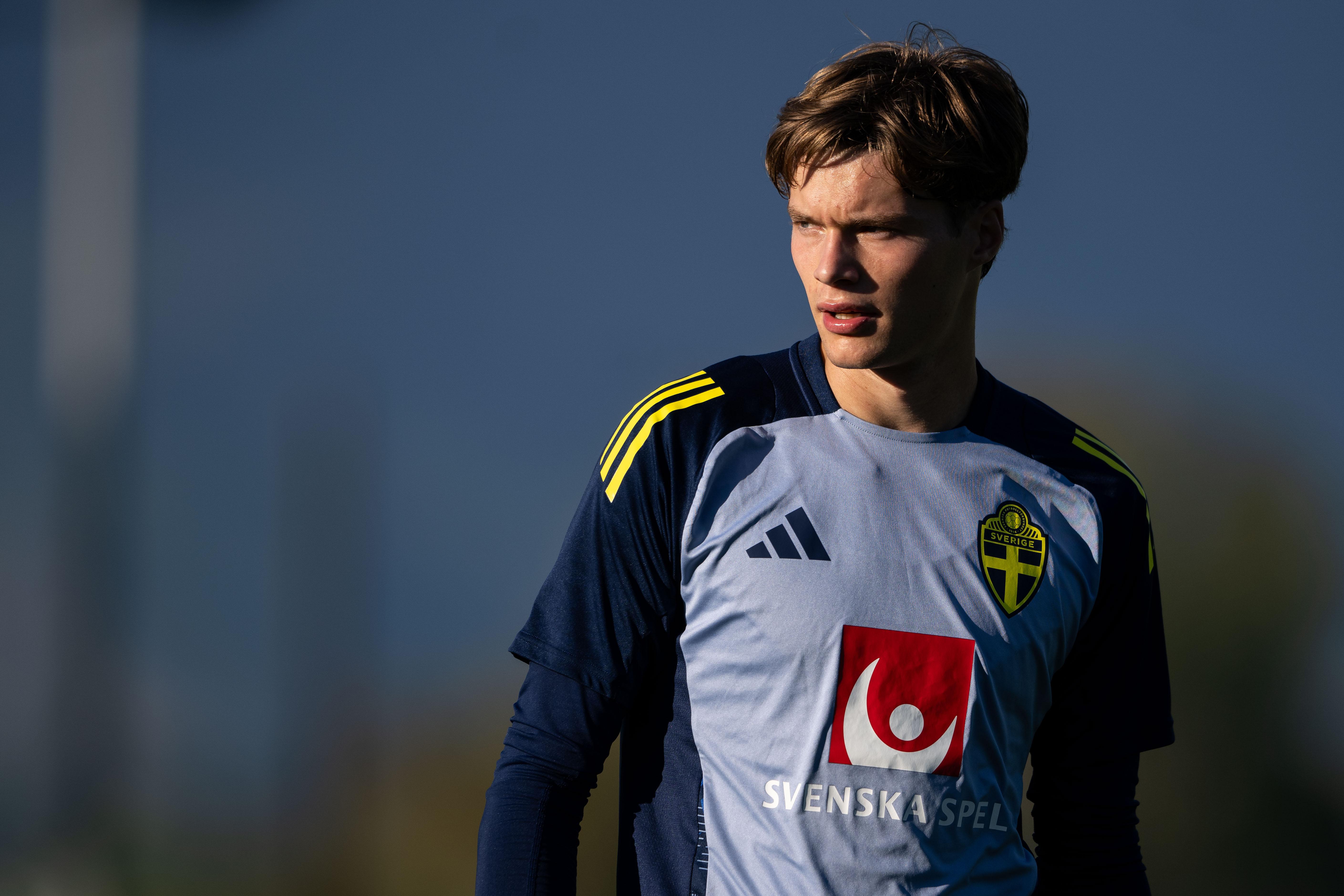 Målvakten tränar med storklubben