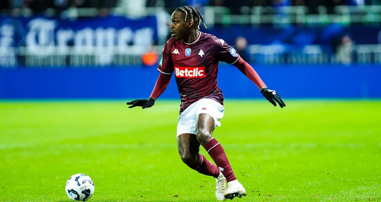 Uppgifter: Dif kan värva från Ligue 1