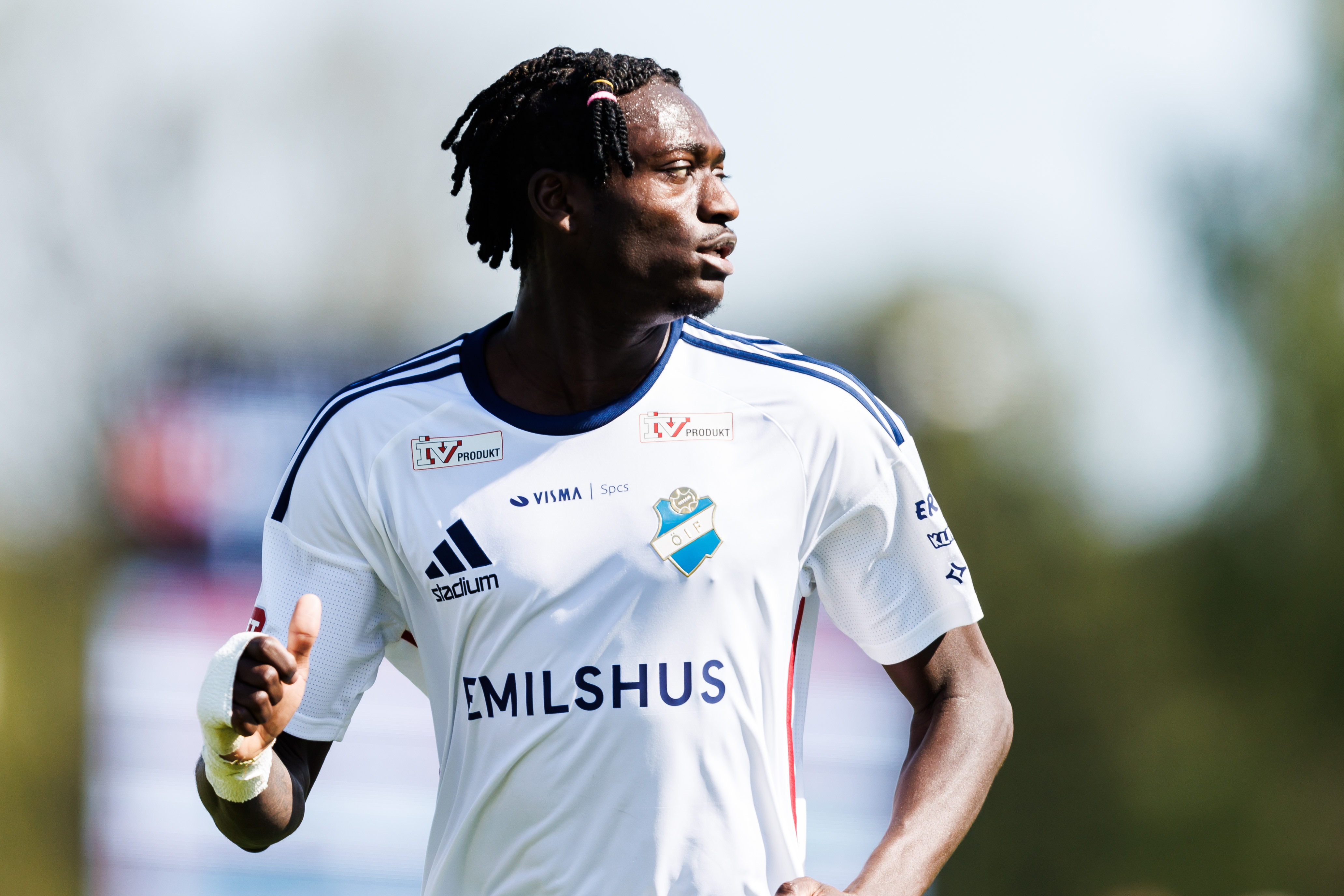 Öster köper loss Gyamfi