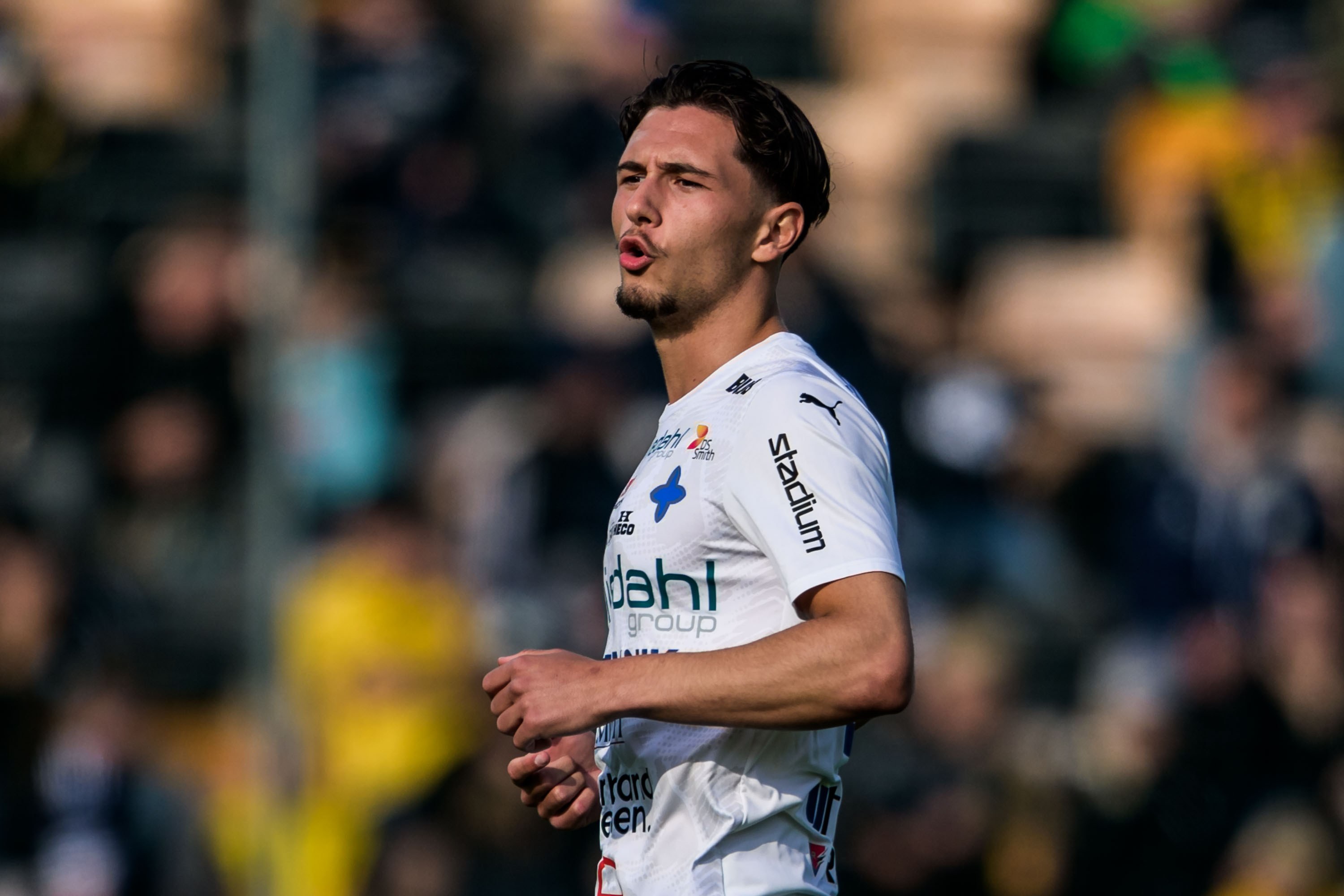 Kenan Bilalovic på väg till Aberdeen