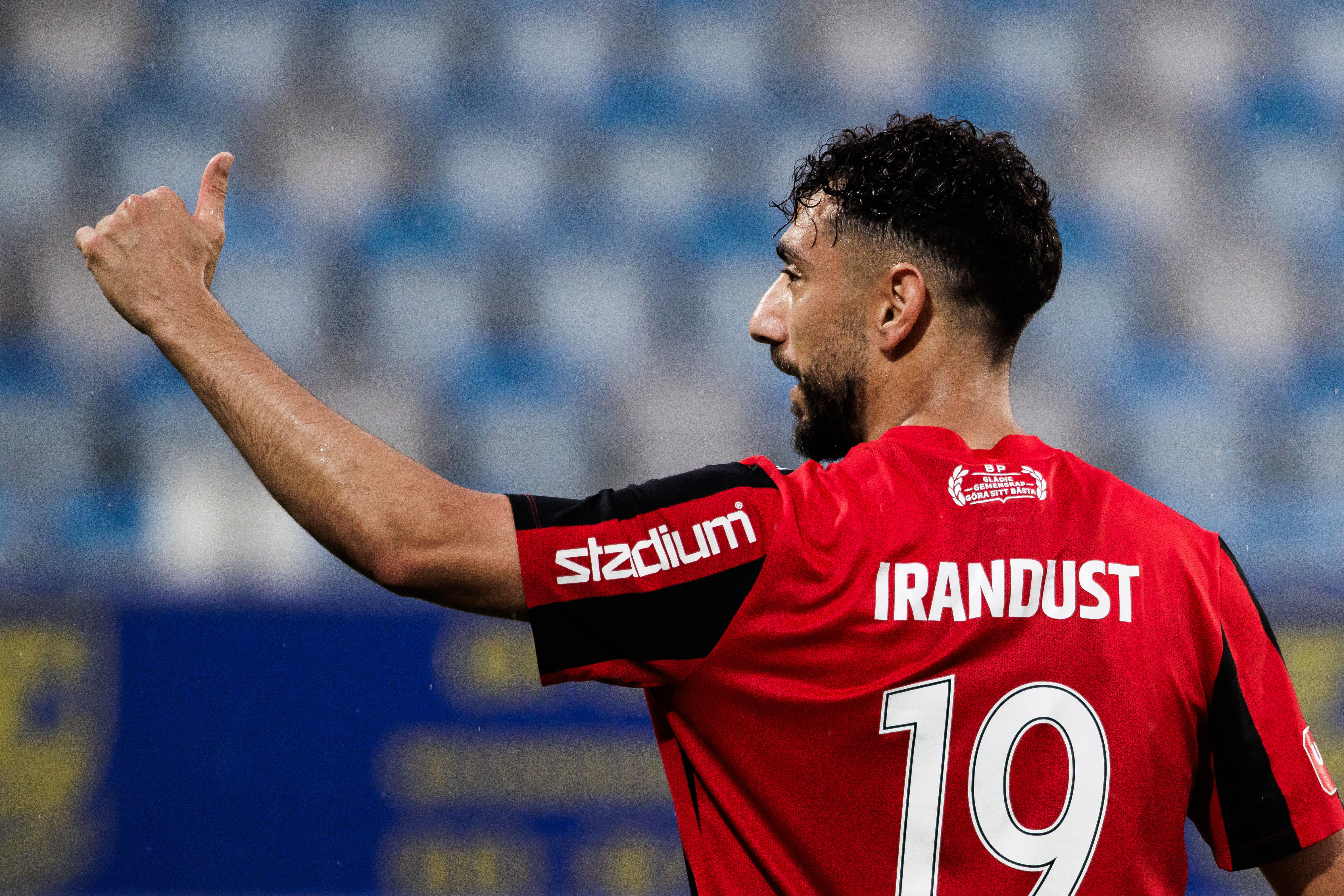 Uppgifter: Irandust till kinesisk klubb