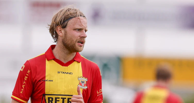 Uppgifter: Tidigare Blåvitt-anfallare på väg till rivalen