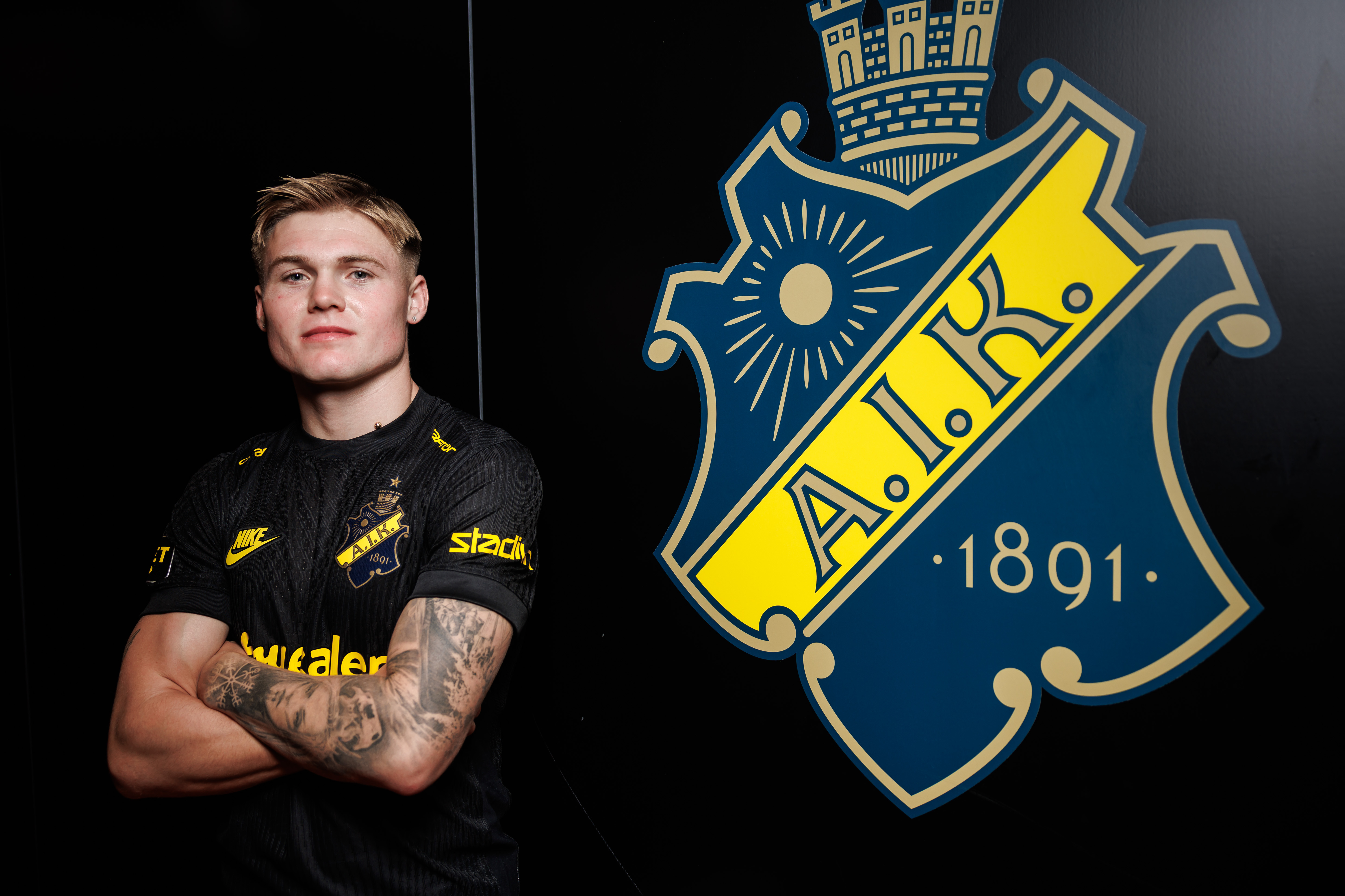 AIK värvar Erik Flataker