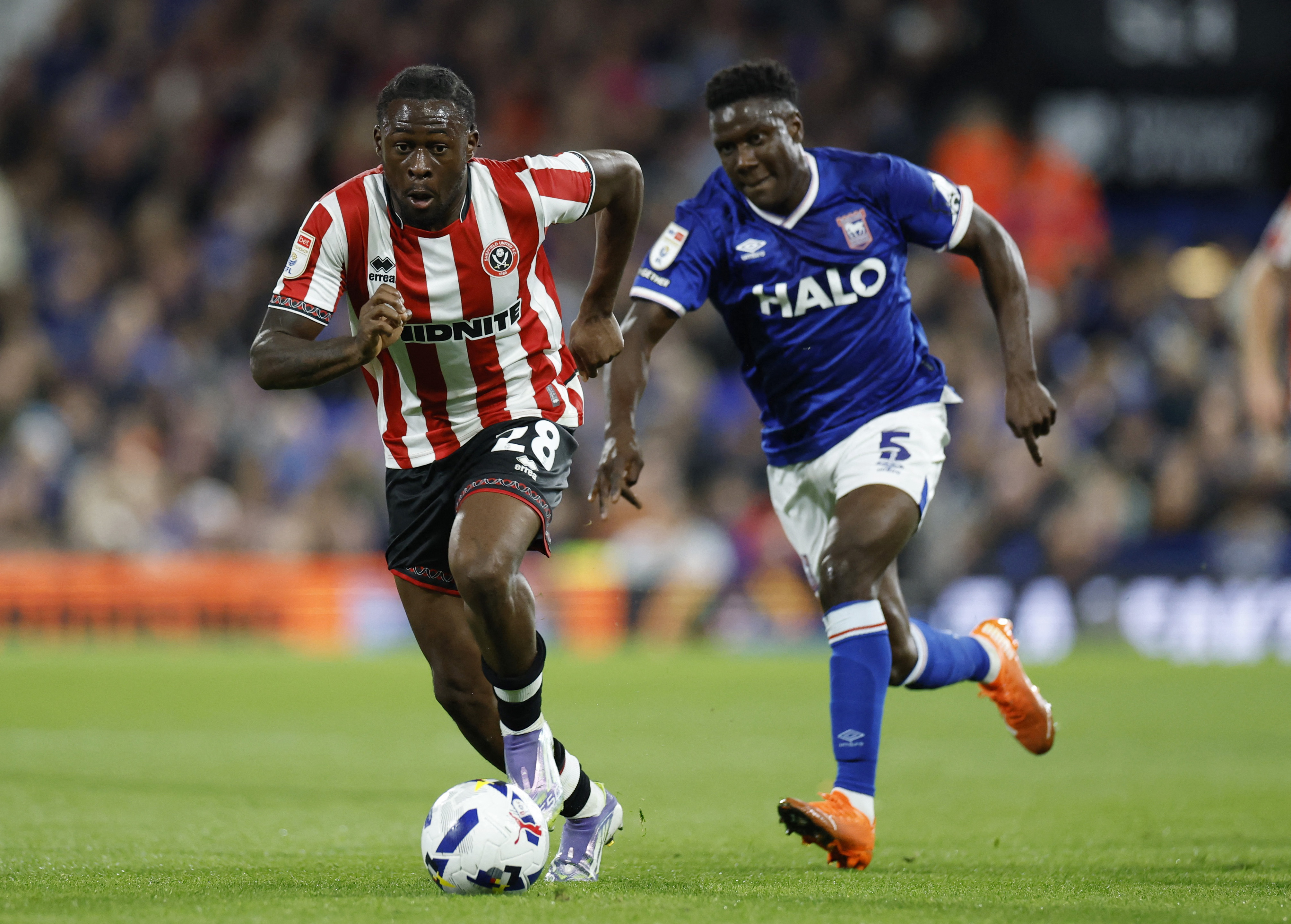 Brittiska uppgifter: Sheffield United mittfältare aktuell för AIK