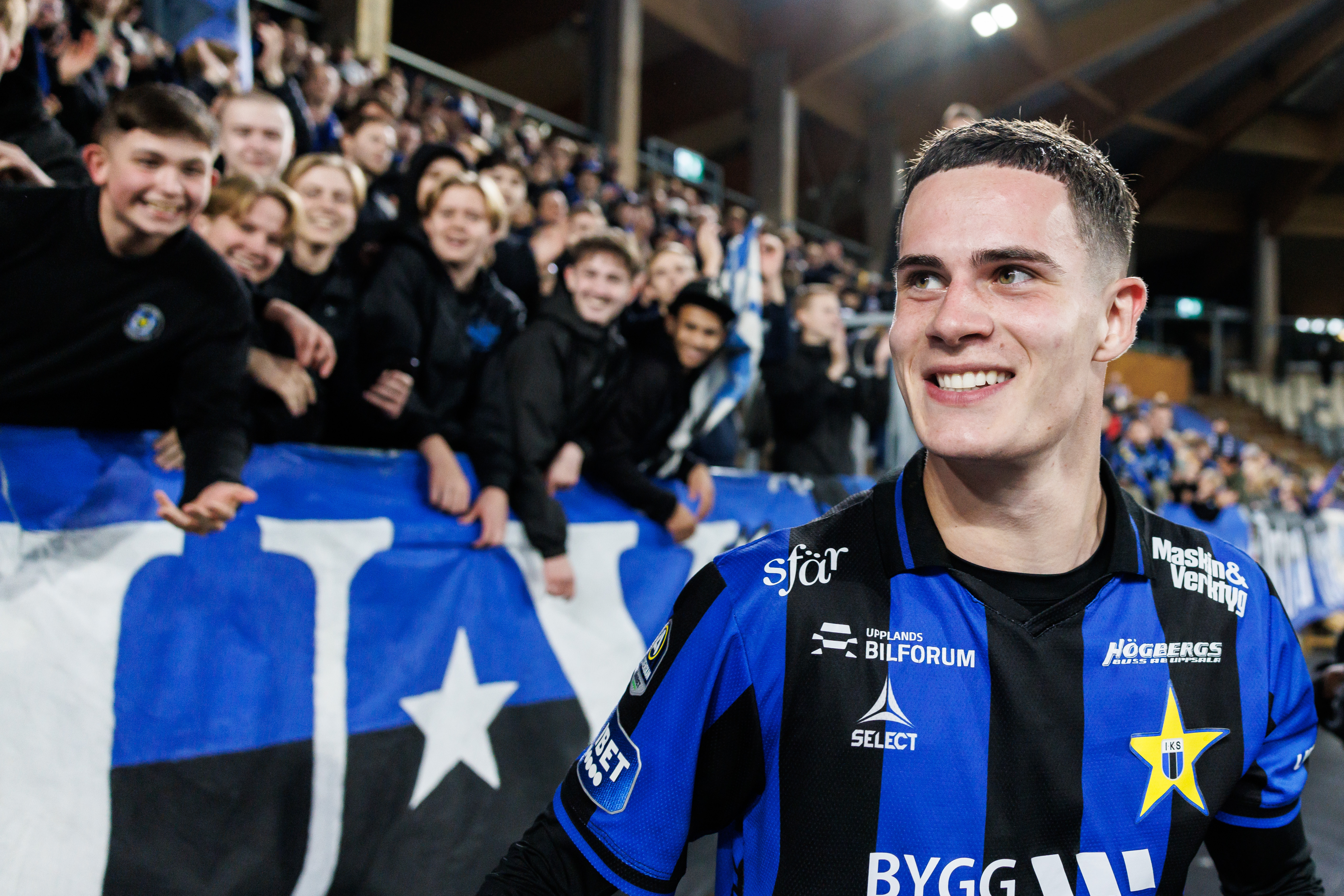 Robbie Ure kan byta landslag - och klubb