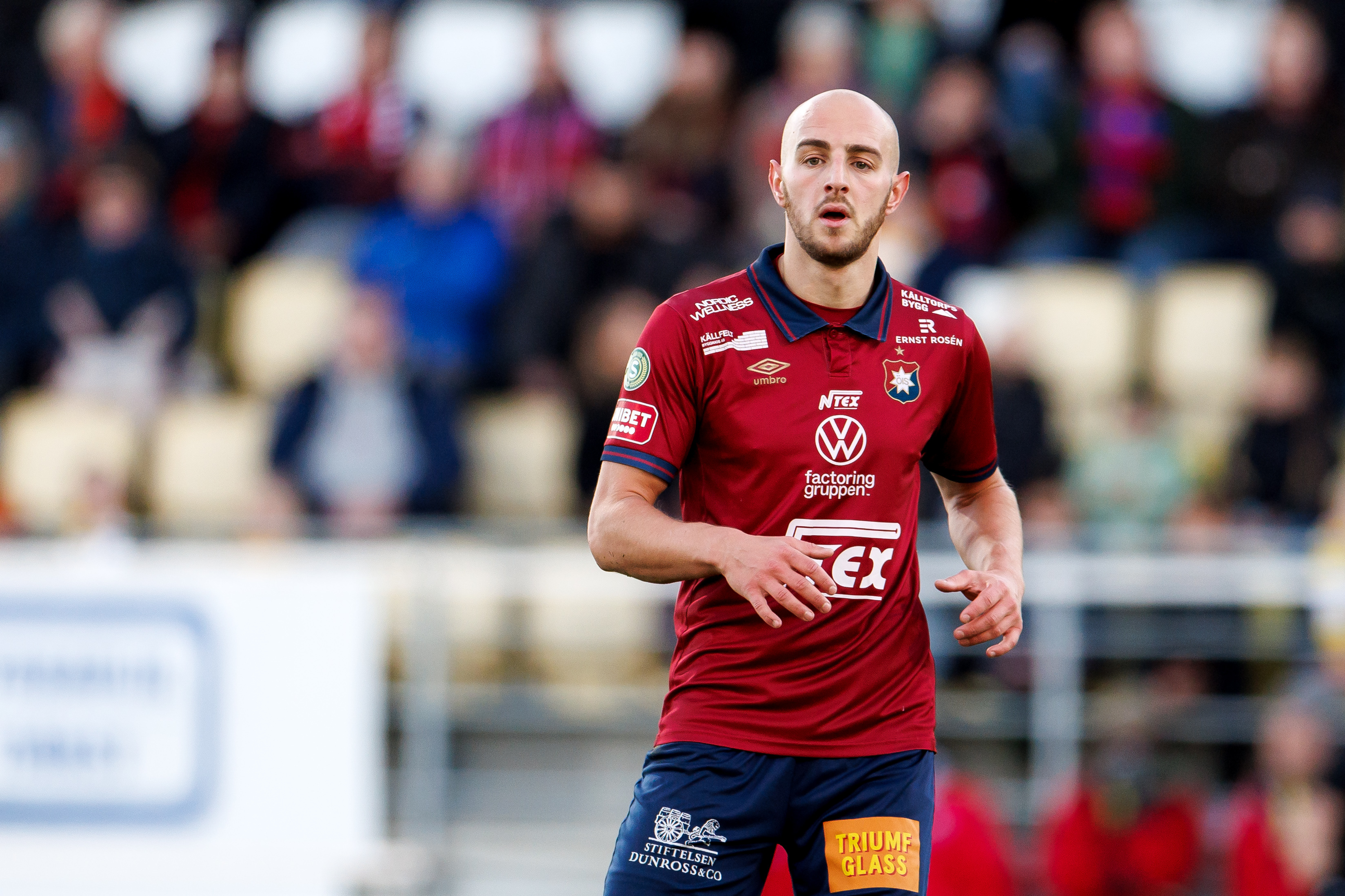 AIK och Djurgården erbjuder kontrakt till Mujanic