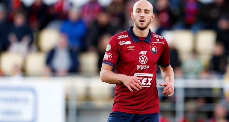 AIK och Djurgården erbjuder kontrakt till Mujanic