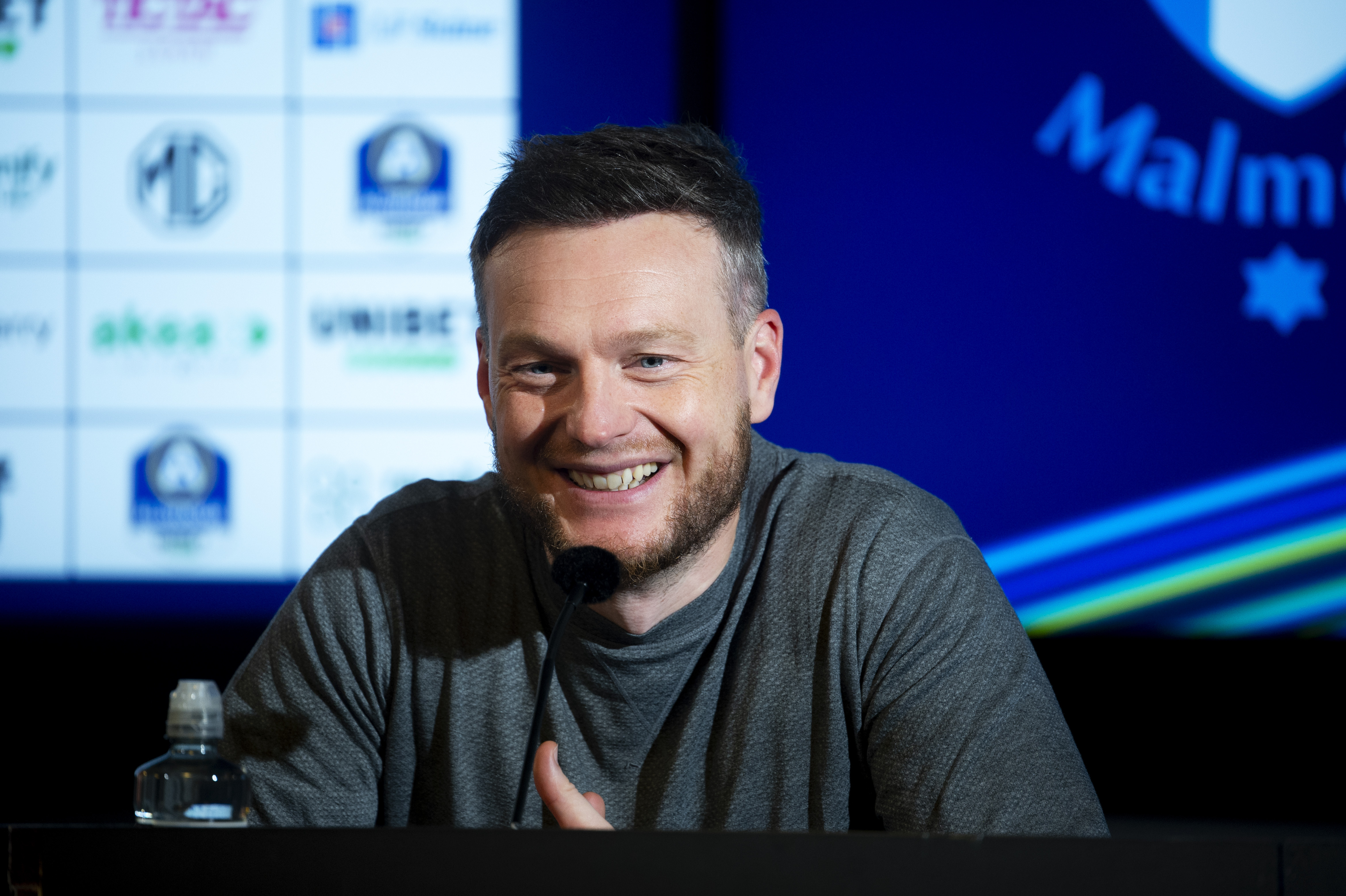 Hellbergs vändning - väljer toppklubb i Championship