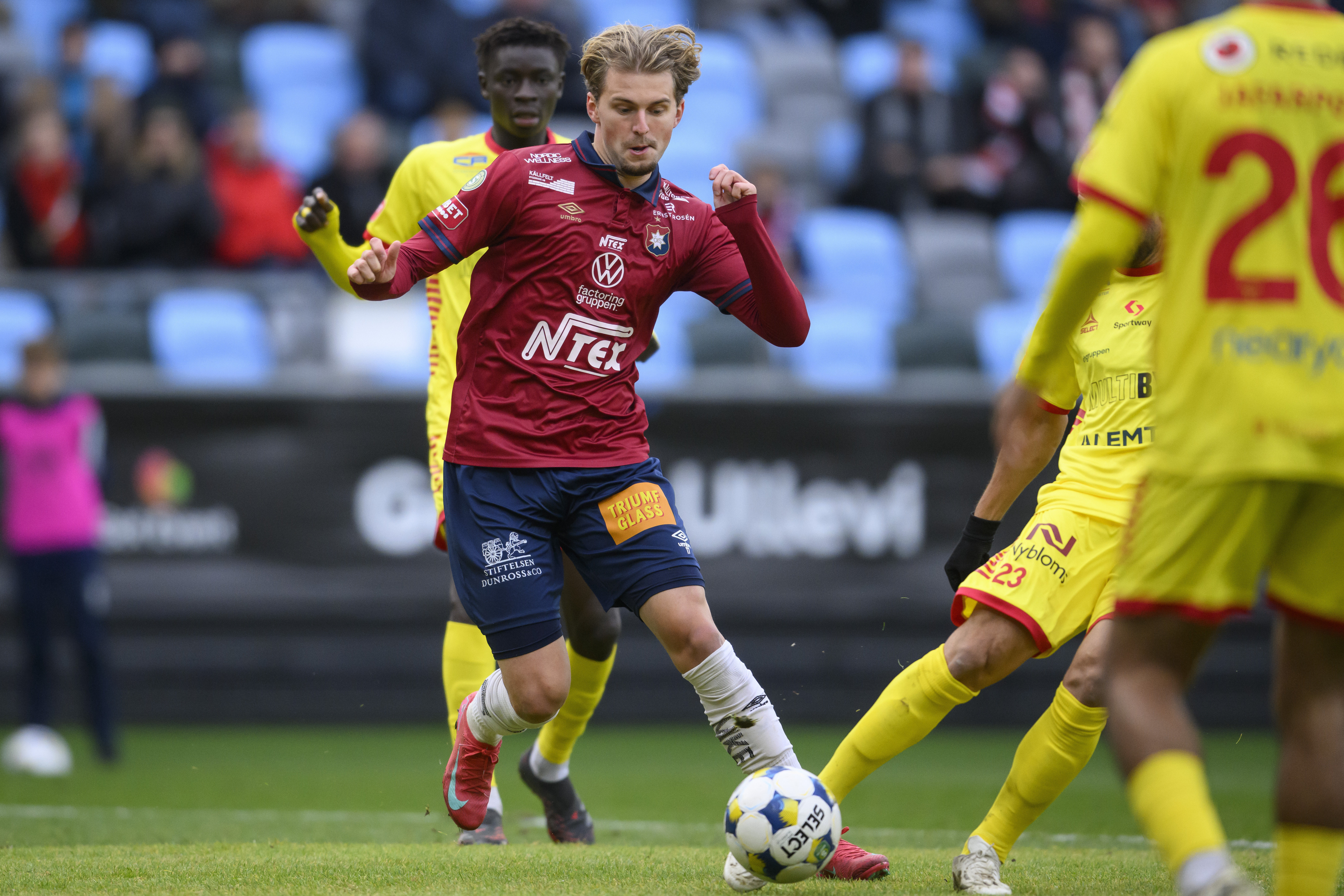 Uppgifter: Hofvander stannar i Öis