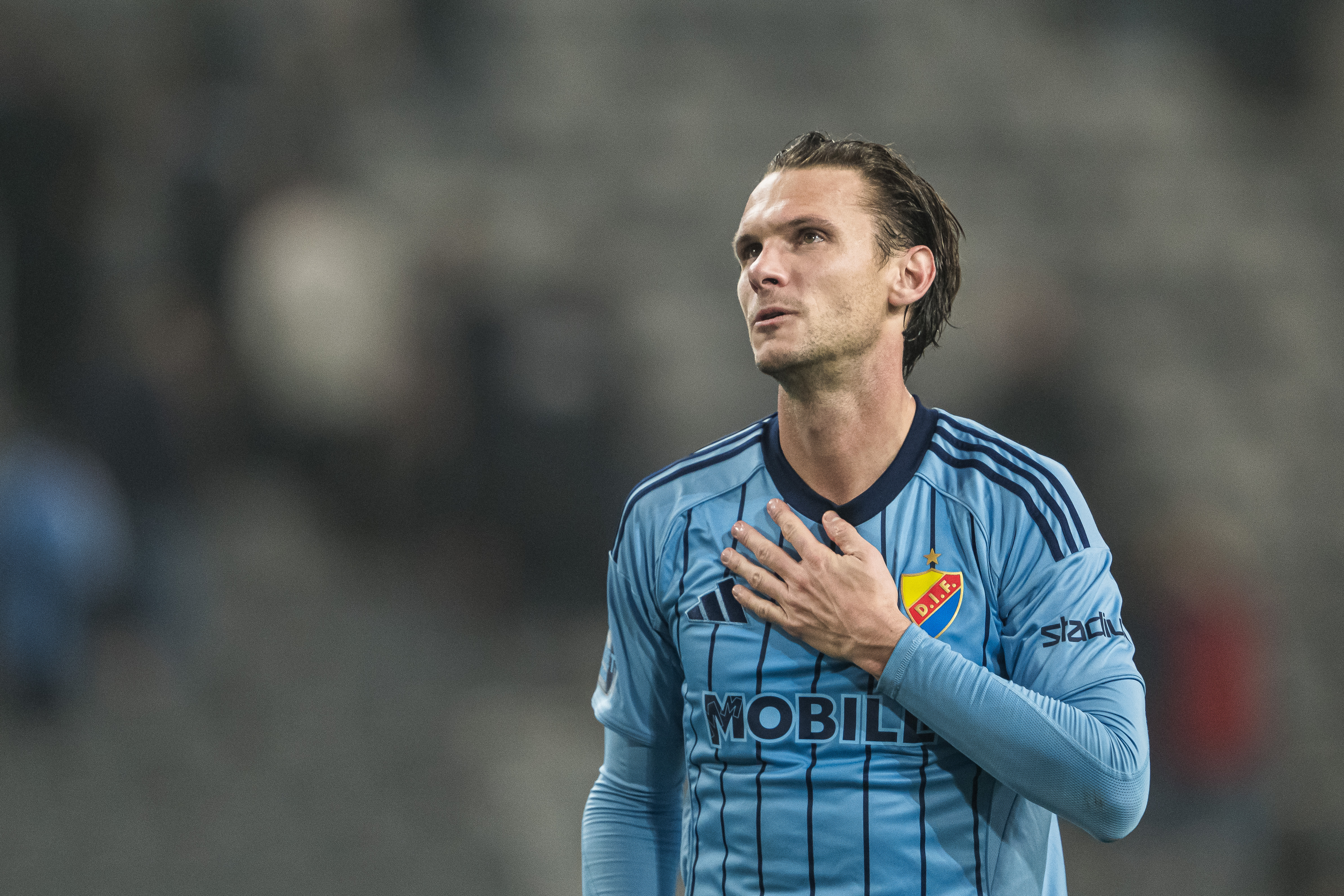 Albin Ekdal lägger av