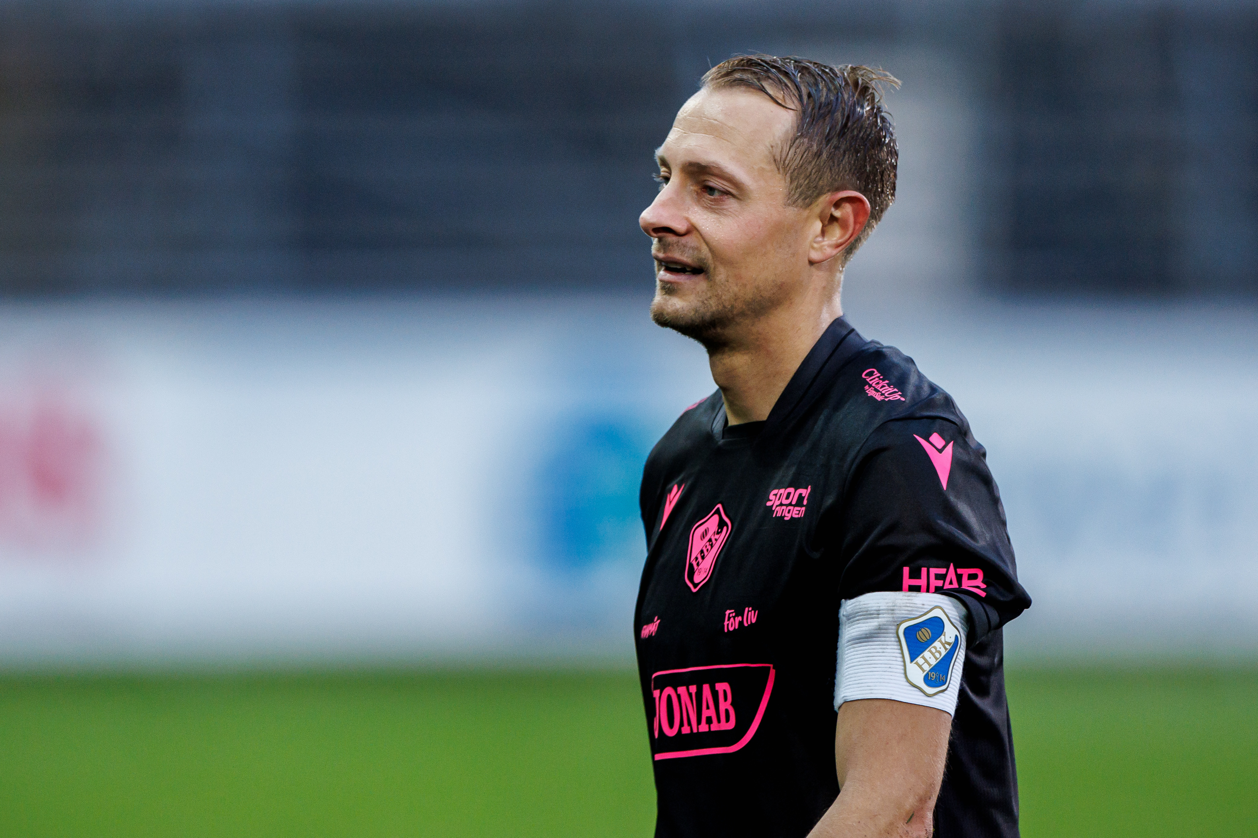 Joel Allansson förlänger med HBK