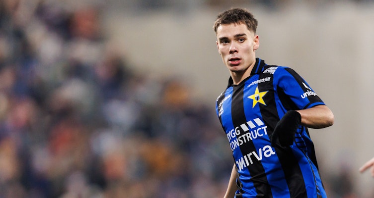 Swansea jagar Leo Walta