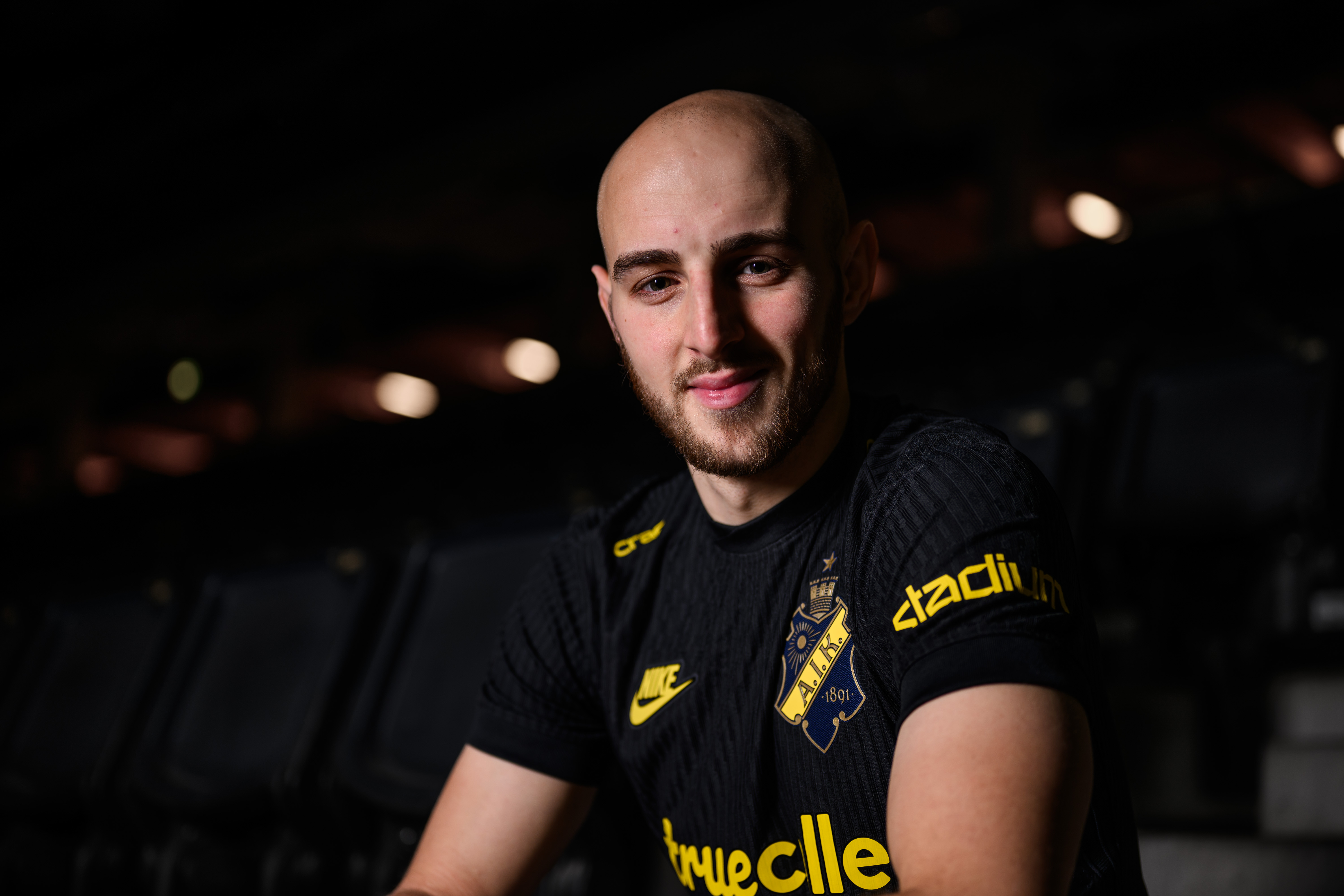 Officiellt: AIK värvar Mujanic