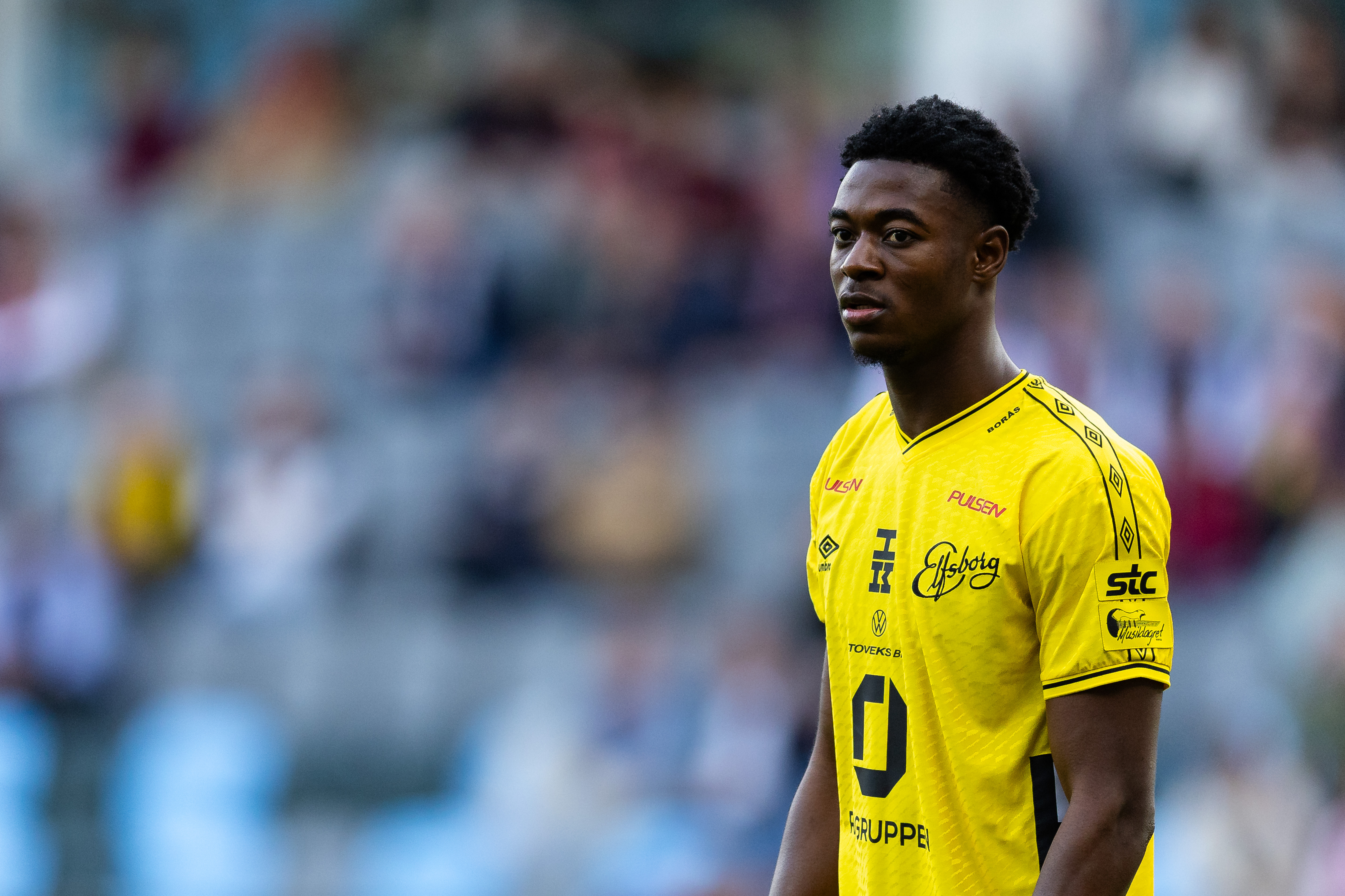 Officiellt: Storförsäljning av mittbacken för allsvenska klubben