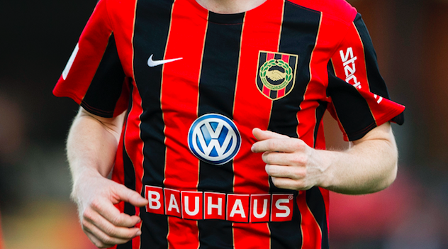 Brommapojkarna värvar mittfältare