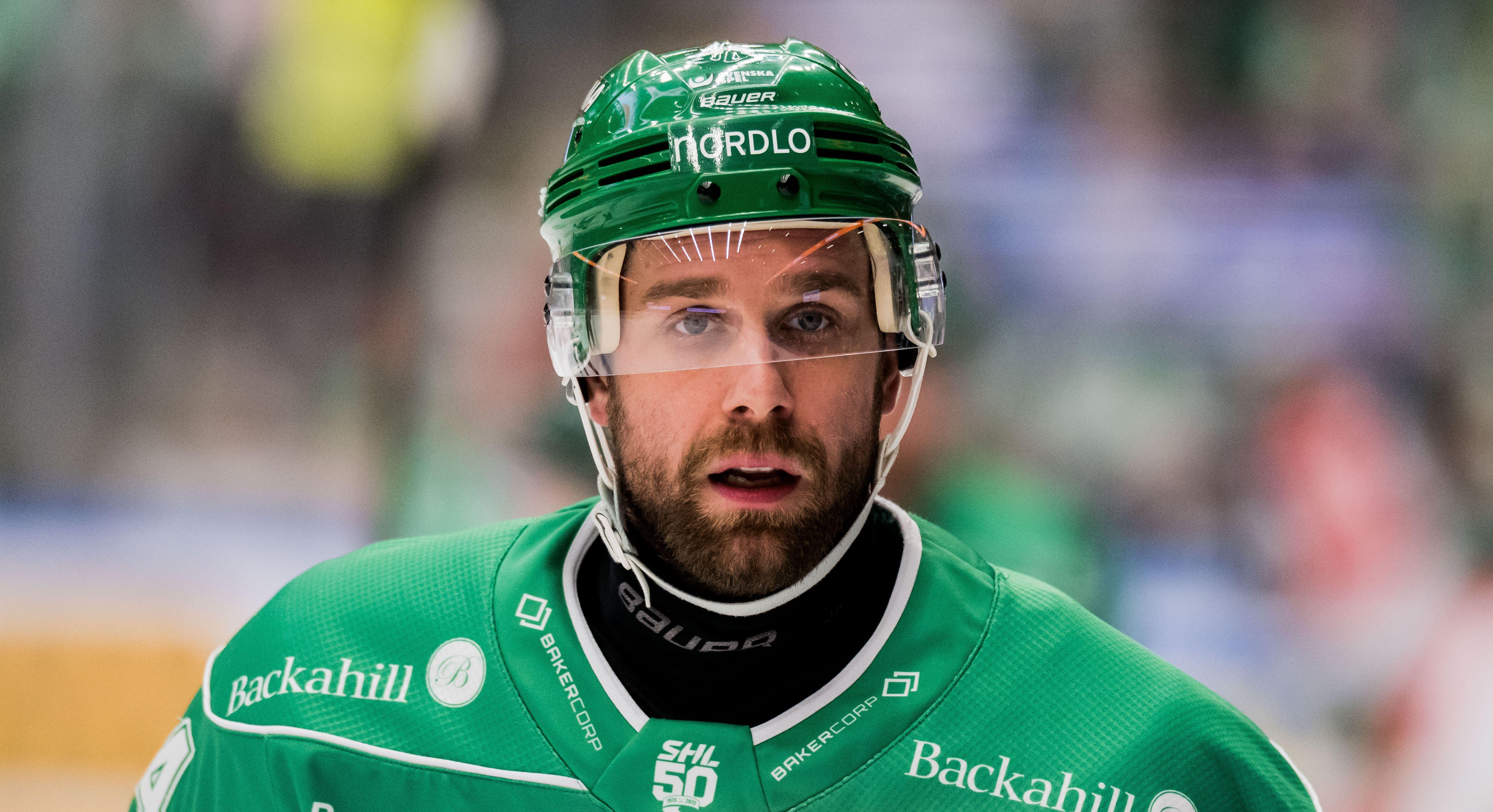 Sportchefen öppnar dörren för att behålla kanadensaren