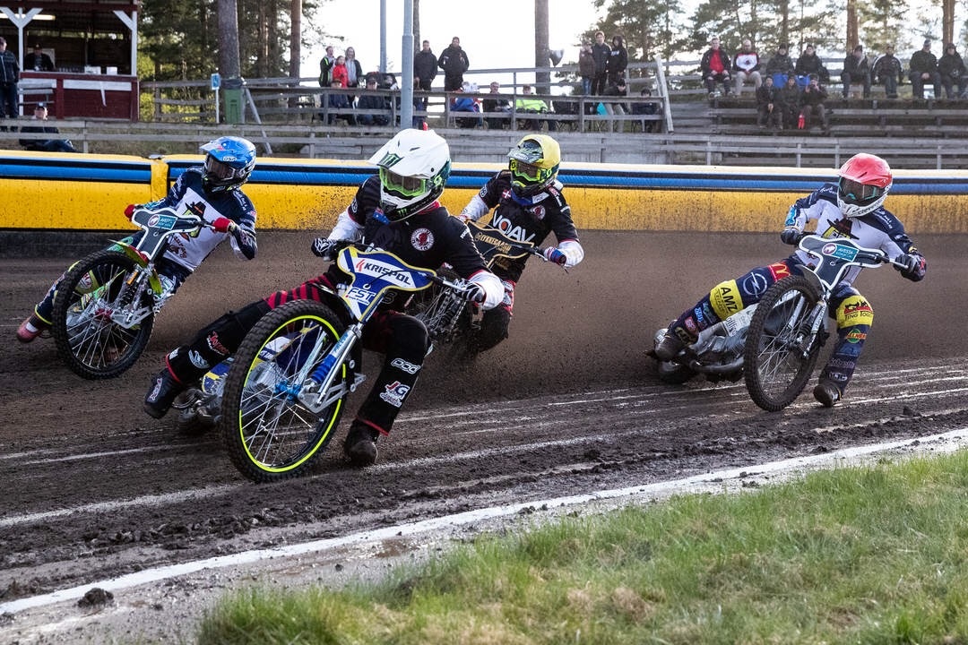 Elitserien- home teams take the lead in quarterfinals
