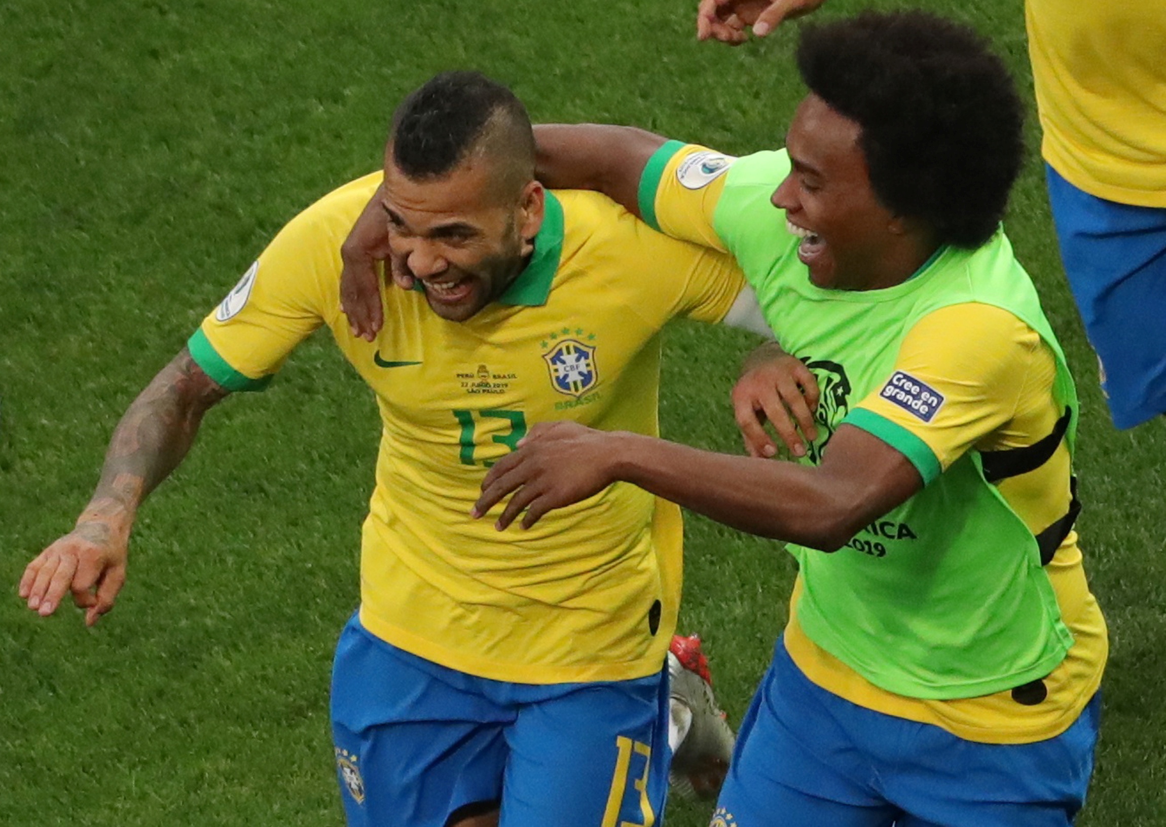 Uppgifter: Dani Alves vill återvända till Barcelona