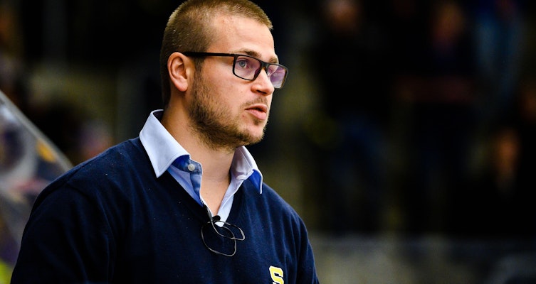 SHL-intresse för Södertälje-tränaren