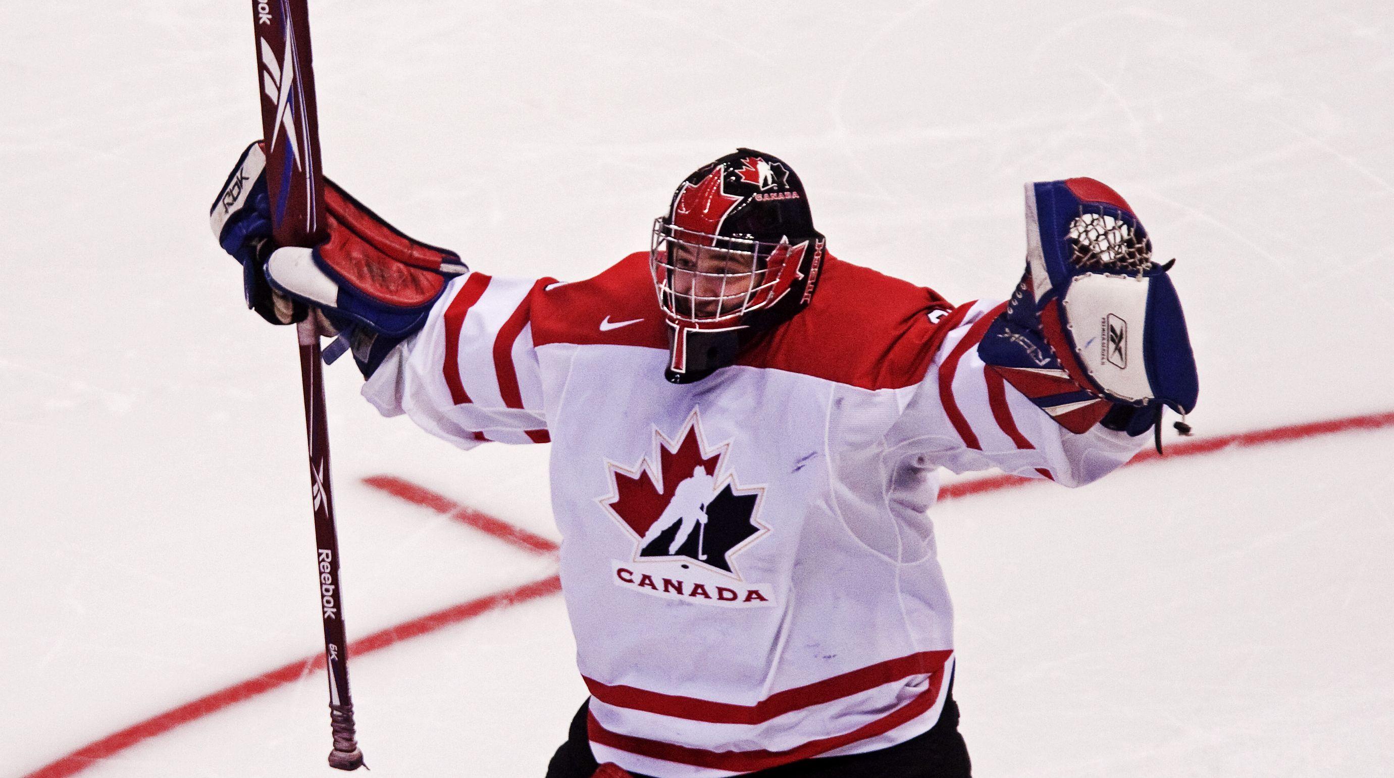 Fyra SHL-klubbar har visat intresse för målvakten med NHL-meriterna