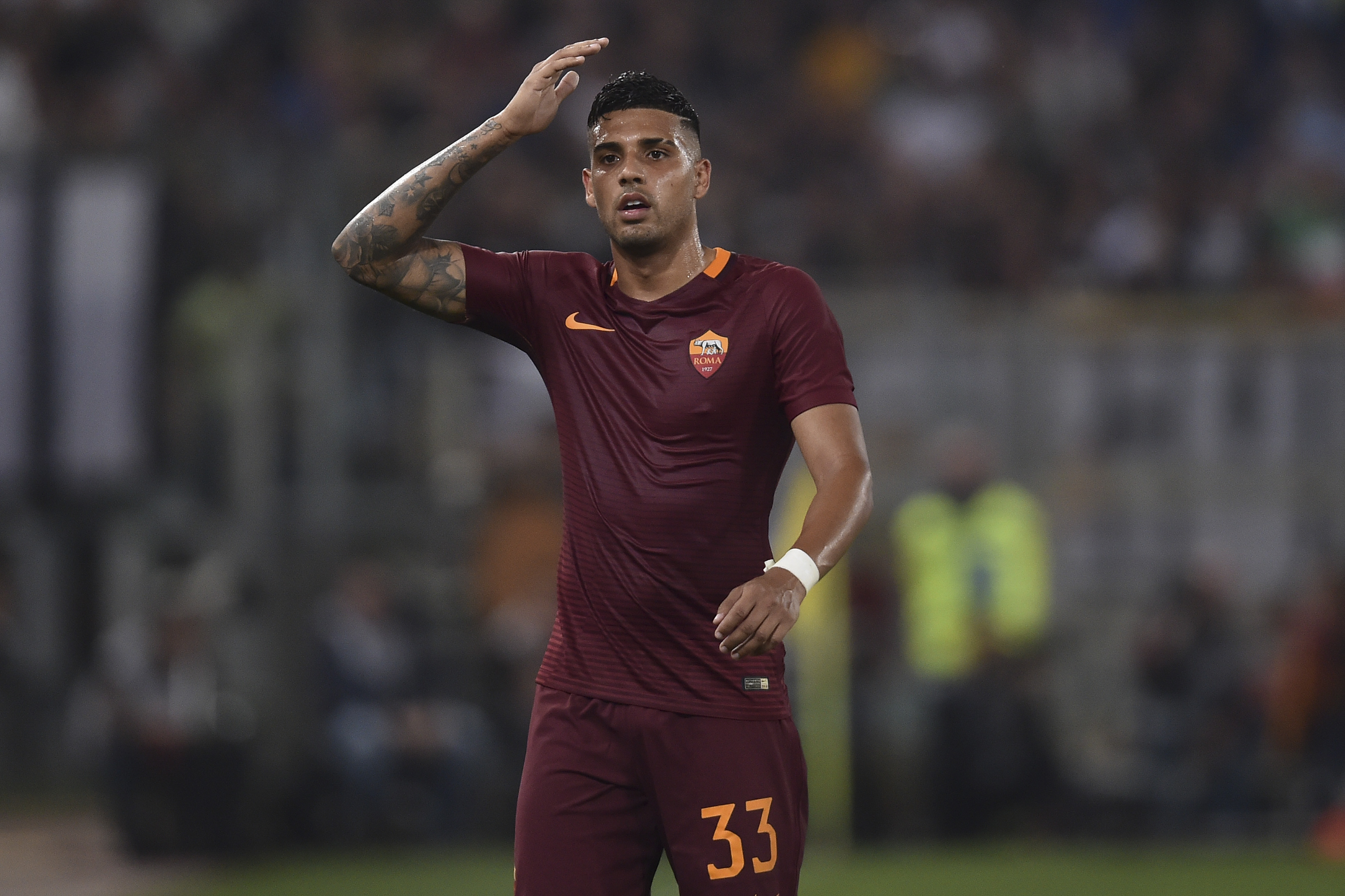 Juventus och Liverpool intresserade av Roma-försvarare