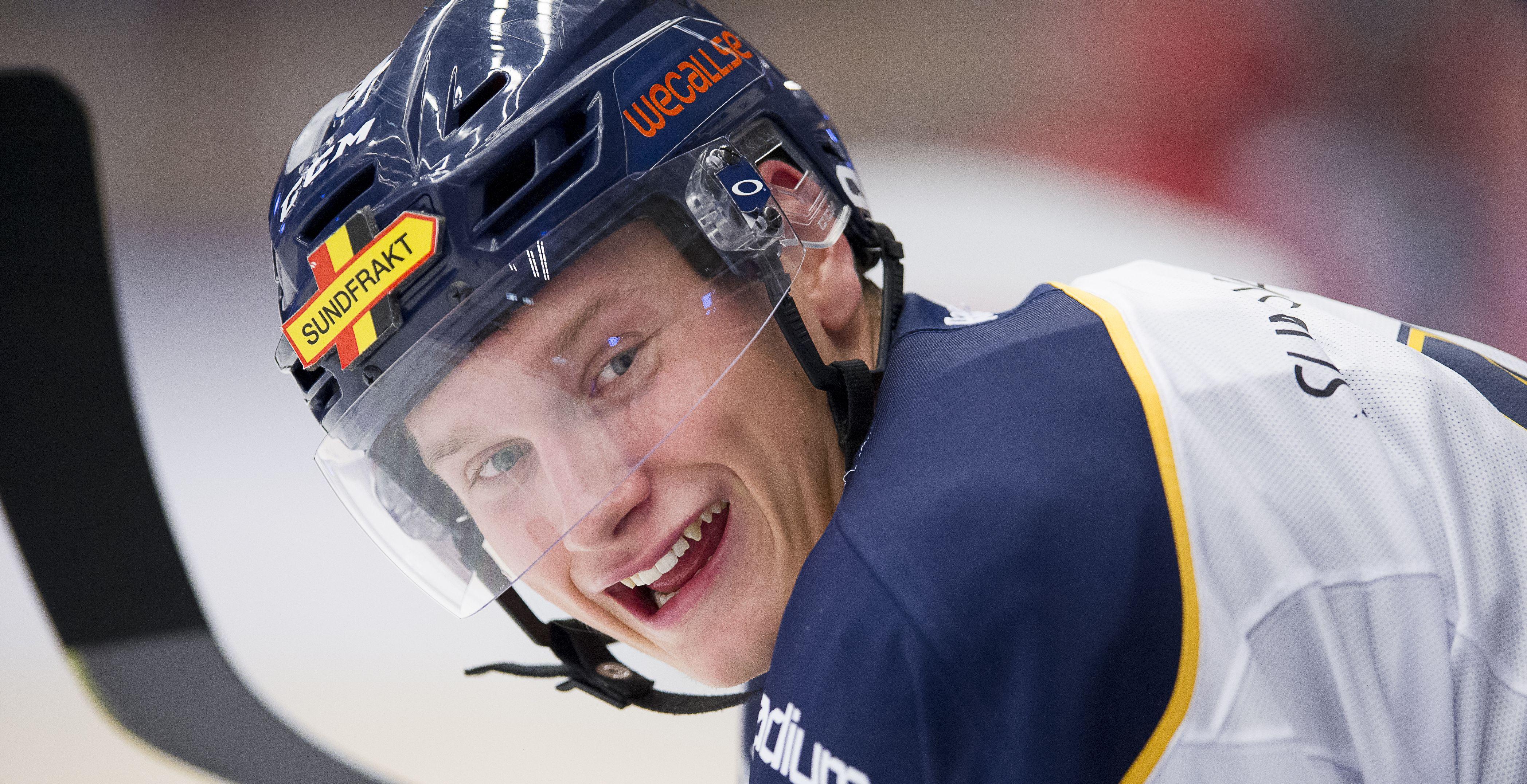 Forwarden med de allsvenska meriterna hamnar i Division 2